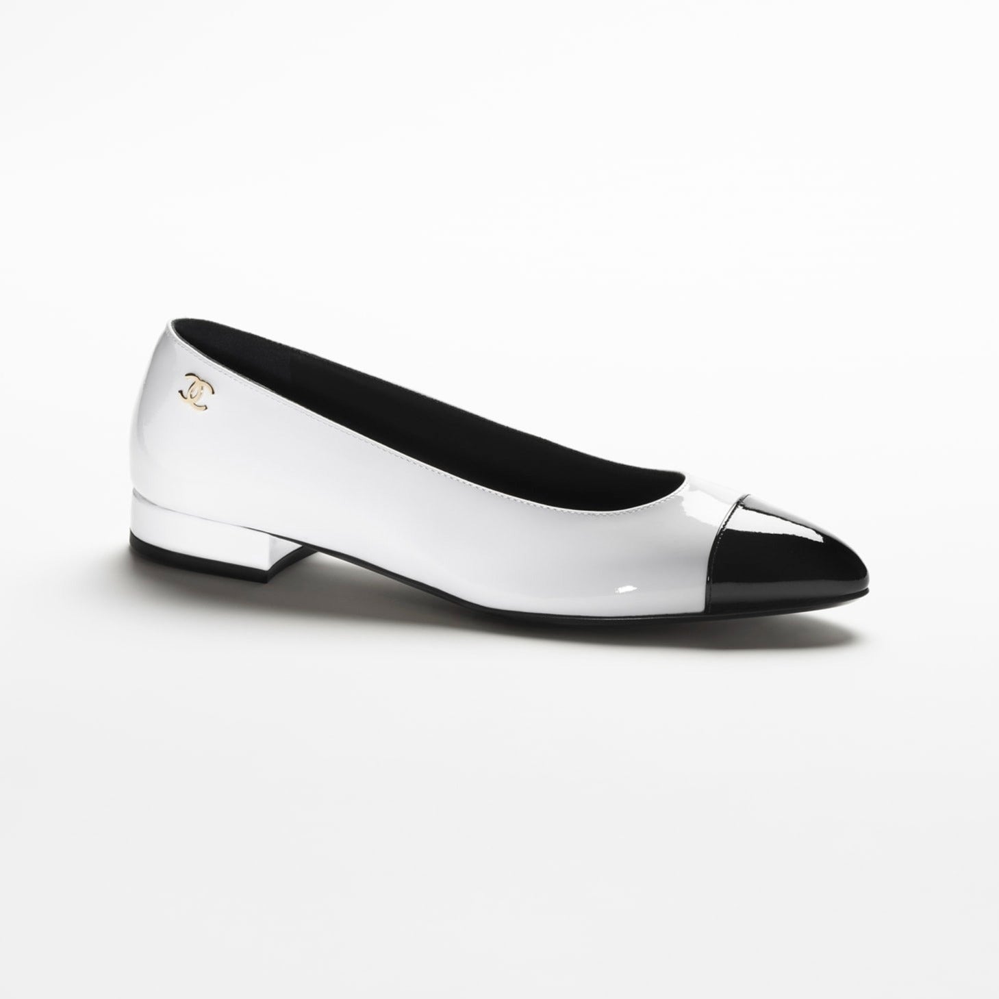 CHANEL BALLET FLATS WHITE BLACK PATENT CALFSKIN