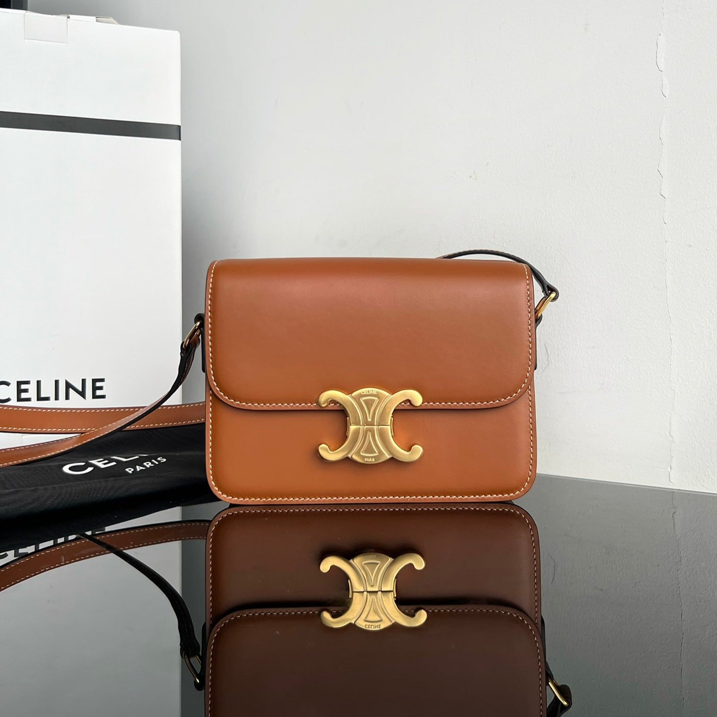 CELINE TRIOMPHE TEEN 18 CINNAMON BROWN COWHIDE
