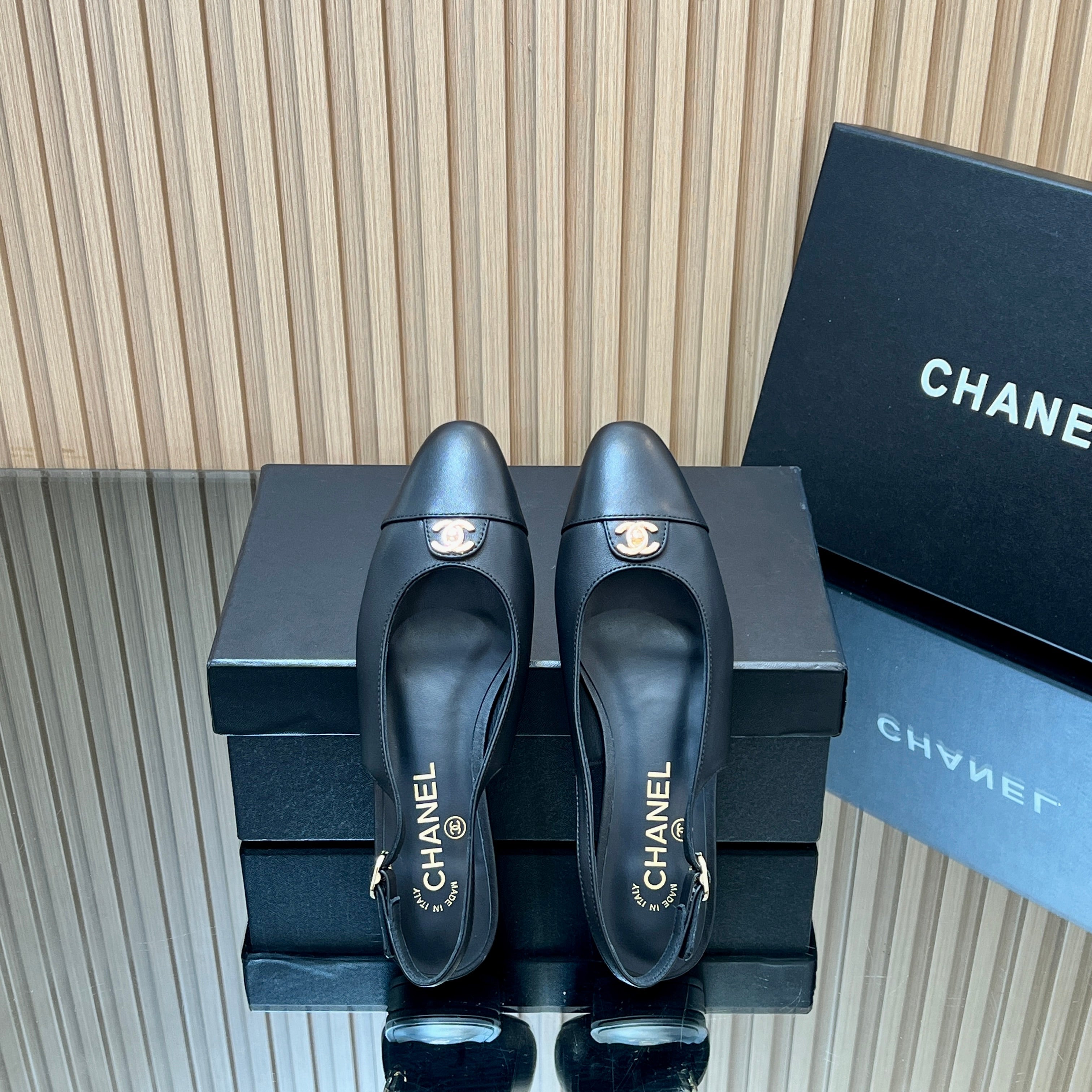 CHANEL 25S SLINGBACK FLATS IN BLACK CALFSKIN GOLD HARDWRE