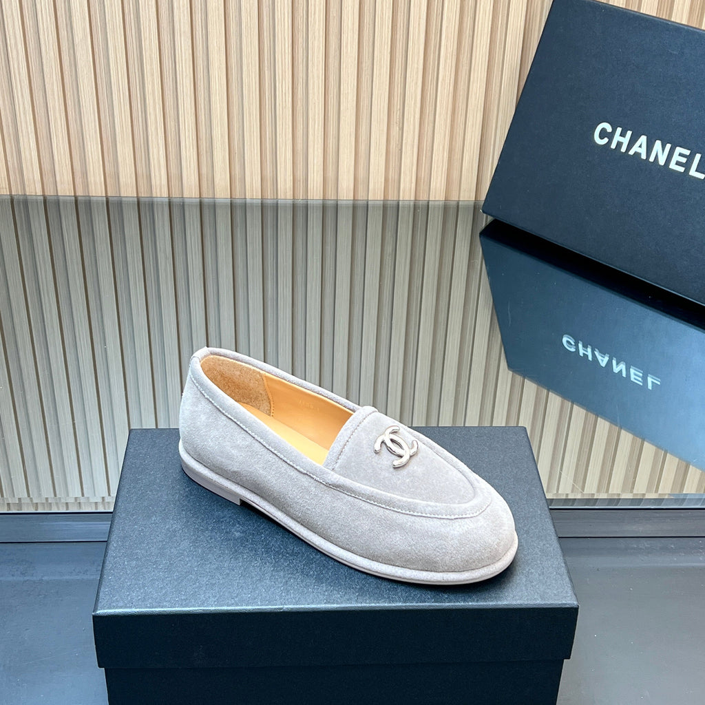 CHANEL 25S TEDDY LOAFER 15MM IN LIGHT GRAY SUEDE SILVER HARDWARE
