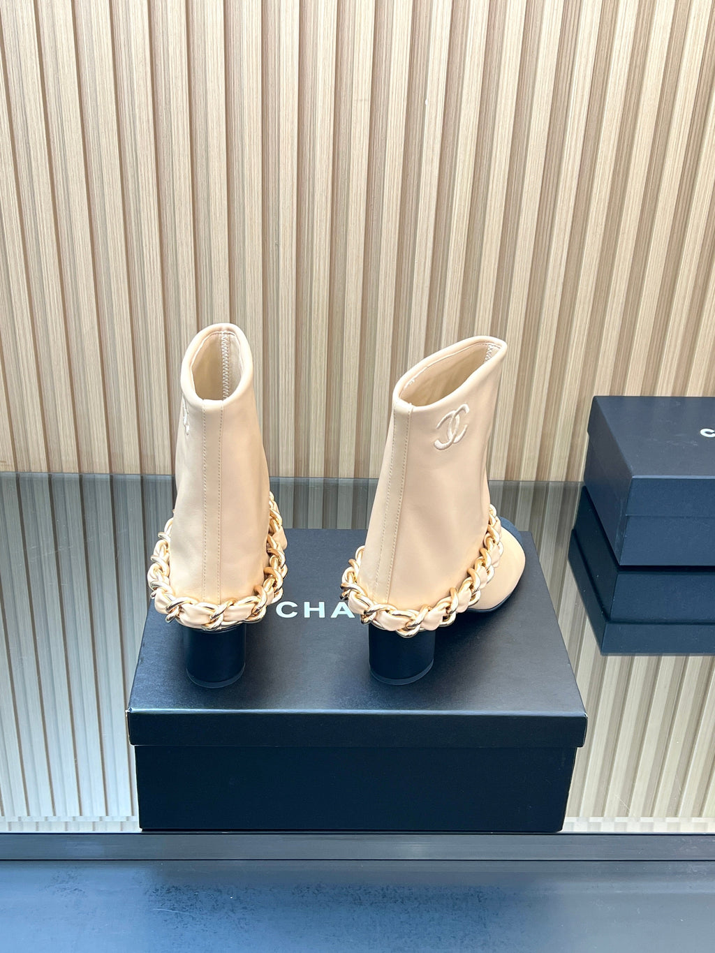 CHANEL 25S LOW BOOTS 65MM IN BEIGE CALFSKIN GOLD HARDWRE
