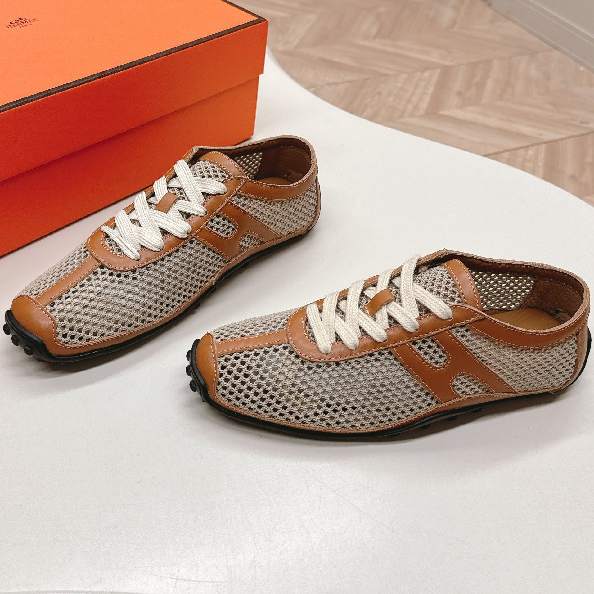 HERMES KIGA SNEAKER IN WHITE CROCHET KNIT AND BRONZE BROWN CALFSKIN