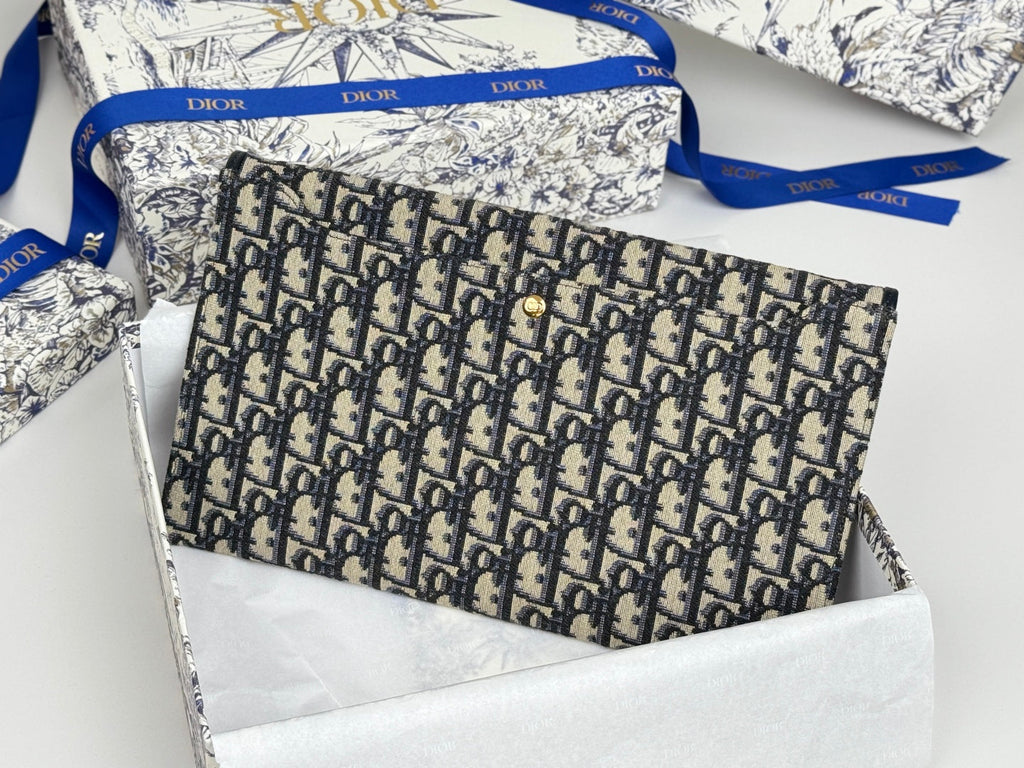 DIOR 25S 30 MONTAIGNE AVENUE POUCH WITH FLAP 30 IN BLUE  OBLIQUE JACQUARD