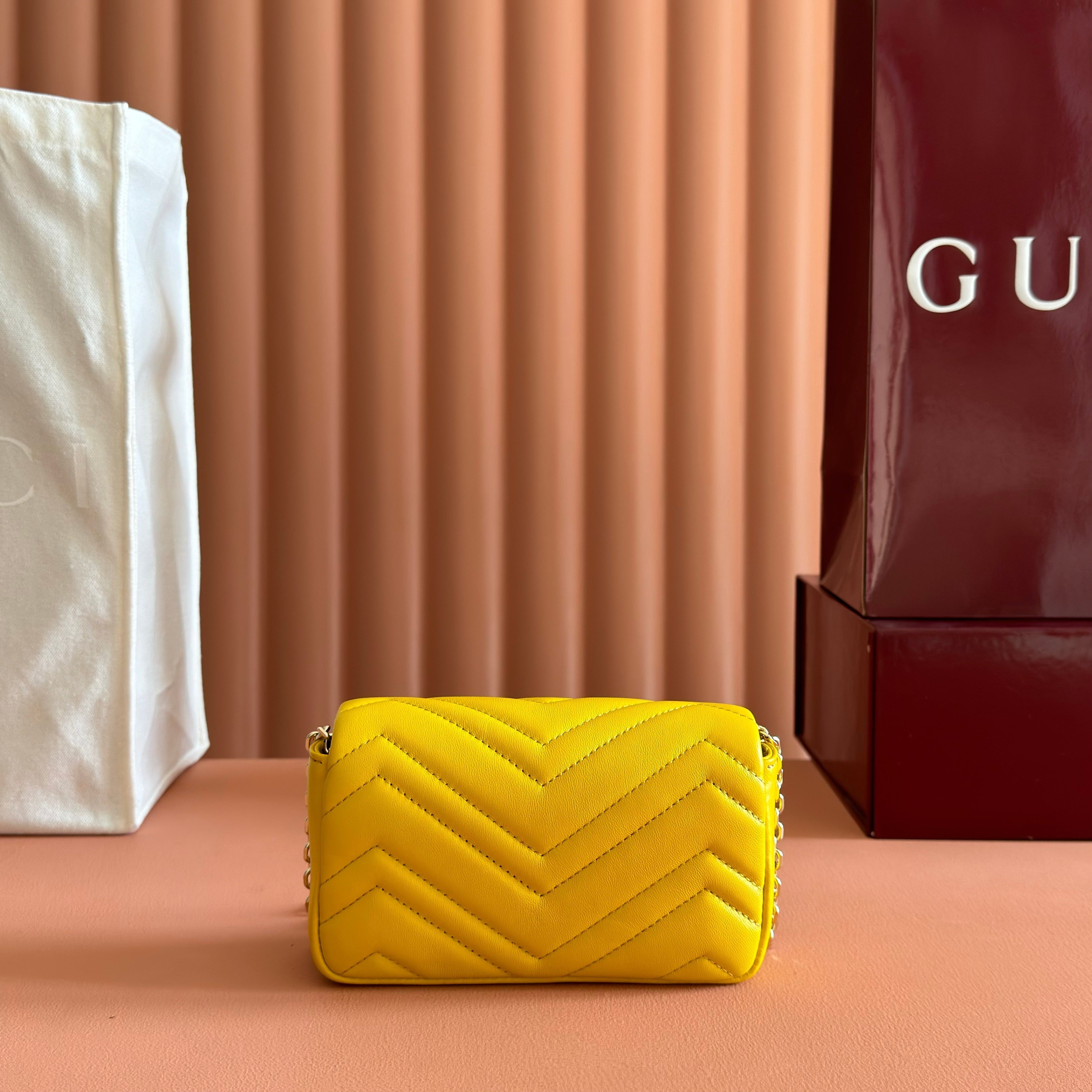 GUCCI 26S  MARMONT BAG 16 IN YELLOW LAMBSKIN