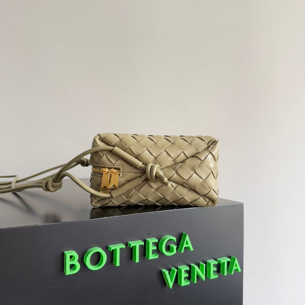 MINI LOOP CAMERA BAG 22 IN BEIGE CALFSKIN