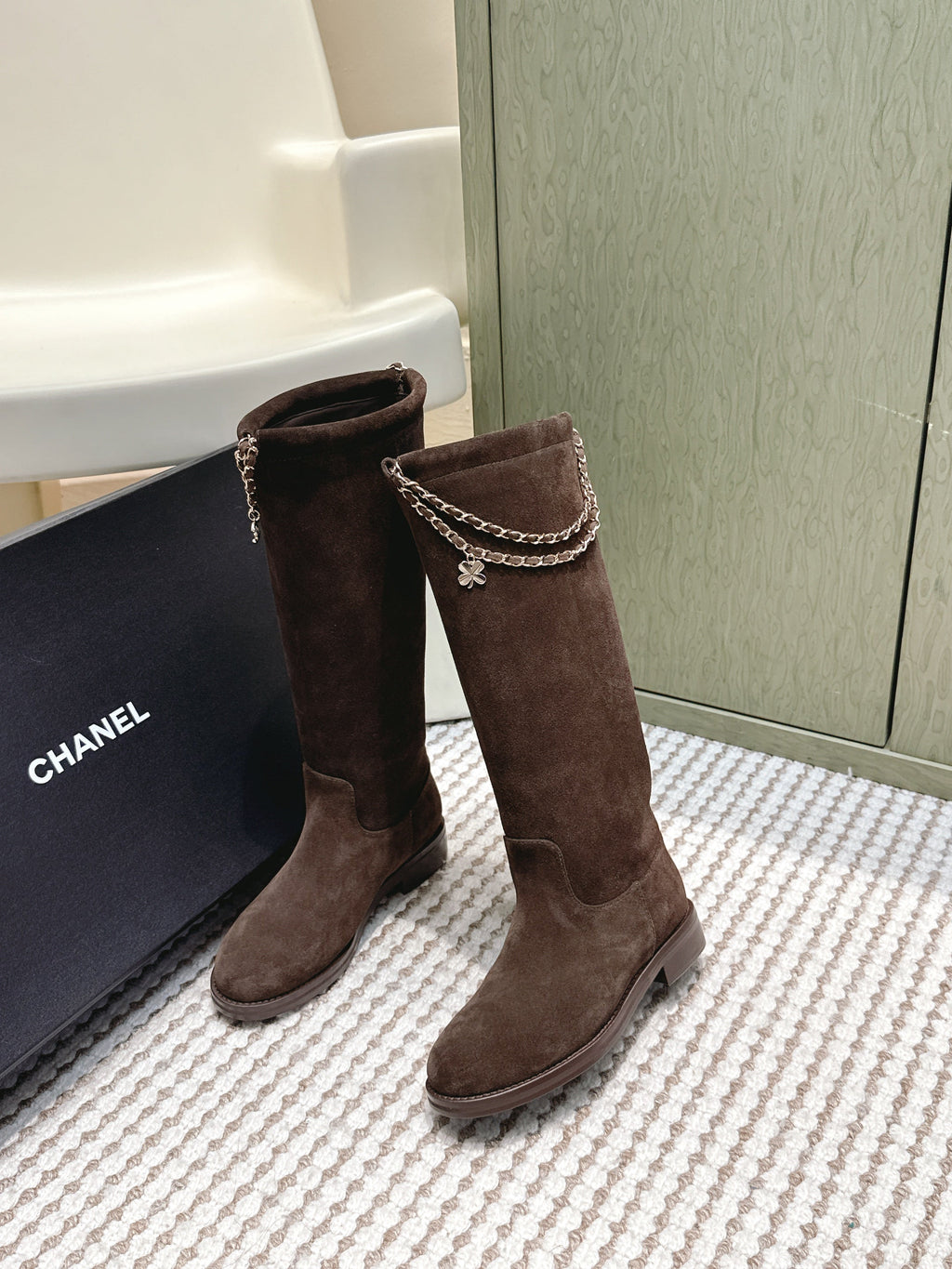 CHANEL 25S KNEE-HIGH BOOTS IN DARK BROWN SUEDE GOLD HARDWARE