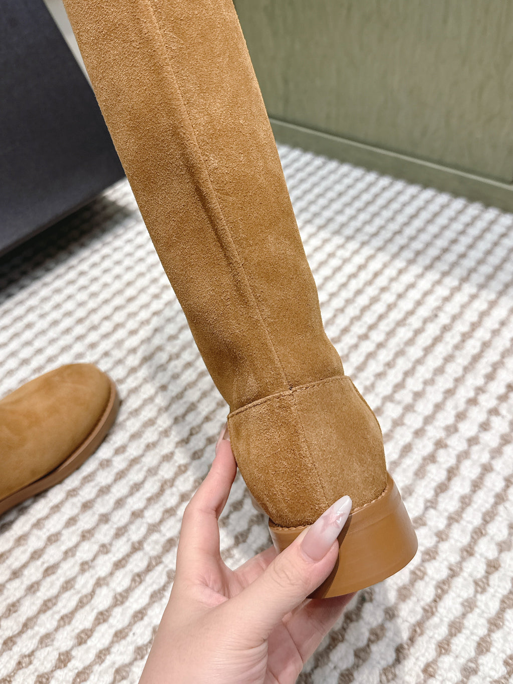 CHANEL 25S KNEE-HIGH BOOTS IN CARAMEL SUEDE GOLD HARDWARE