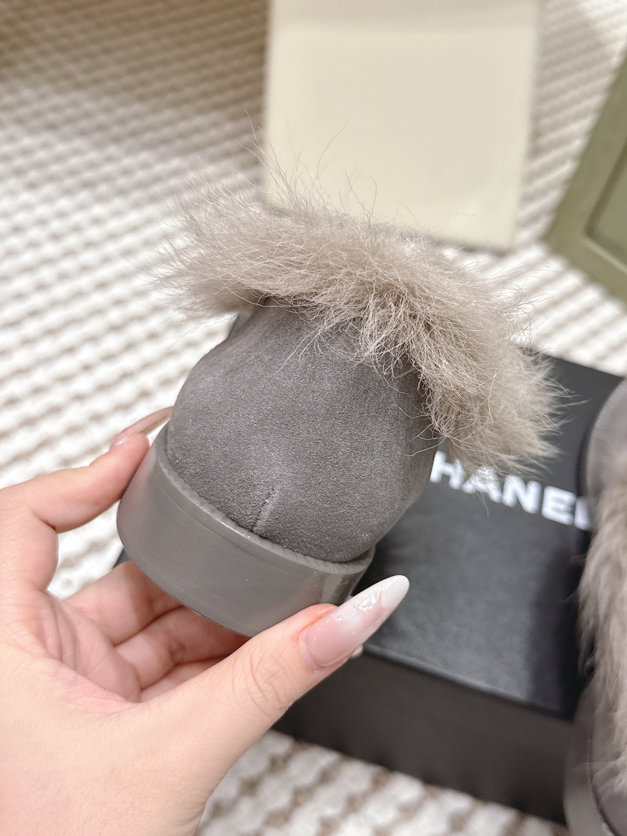 CHANEL 25S LOAFERS MOASIN IN LIGHT GRAY SUEDE WITH LIGHT BEIGE MINK FUR LINING