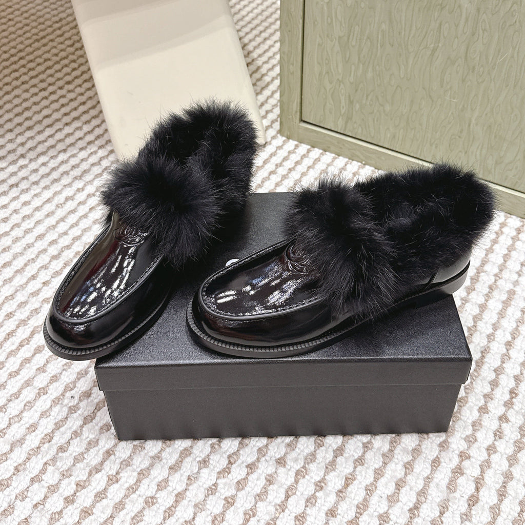 CHANEL 25S LOAFERS MOASIN IN BLACK GLOSSY CALFSKIN WITH MINK FUR LINING
