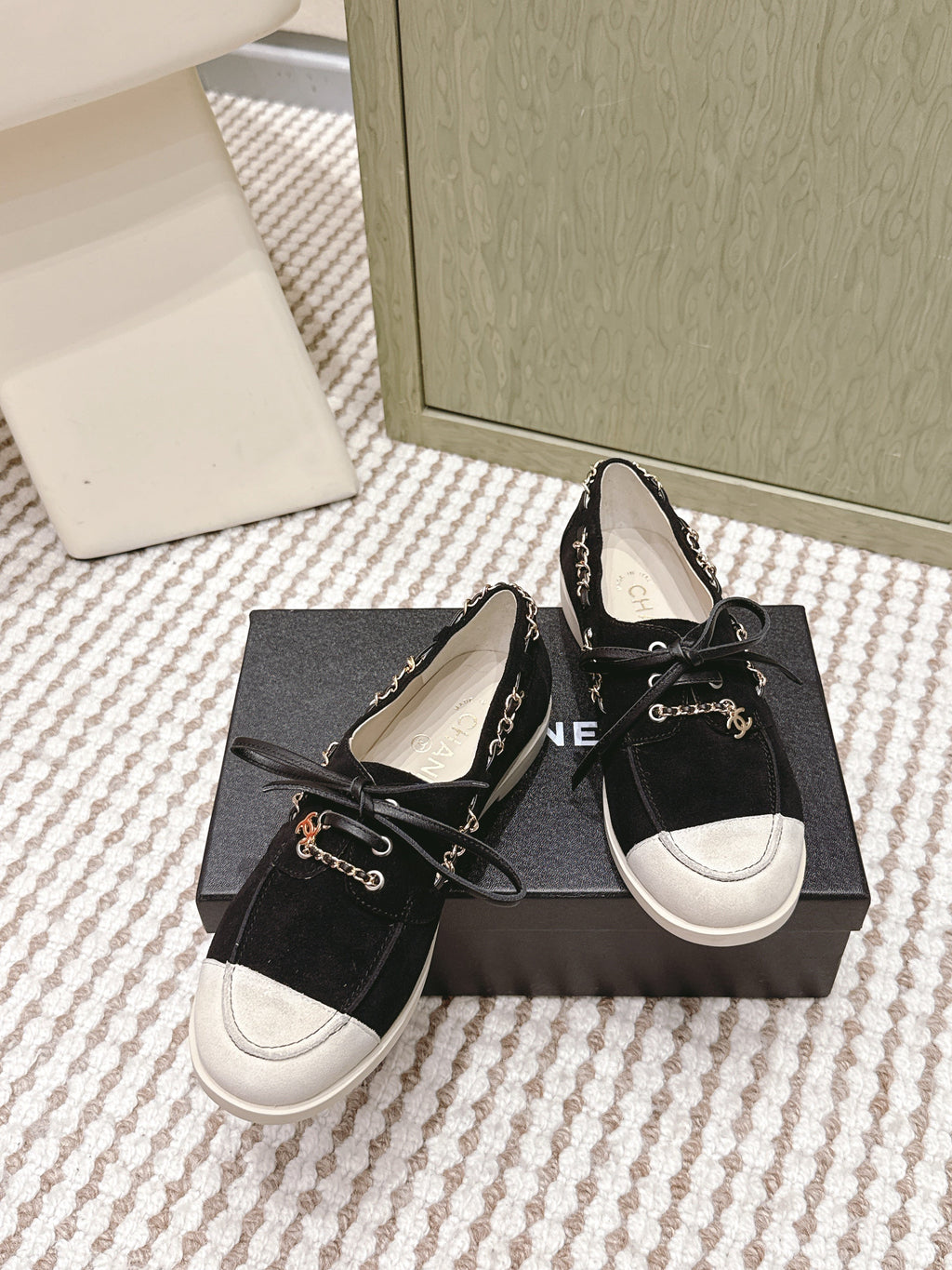 CHANEL 25S MOASINS IN BLACK AND LIGHT GREY SUEDE
