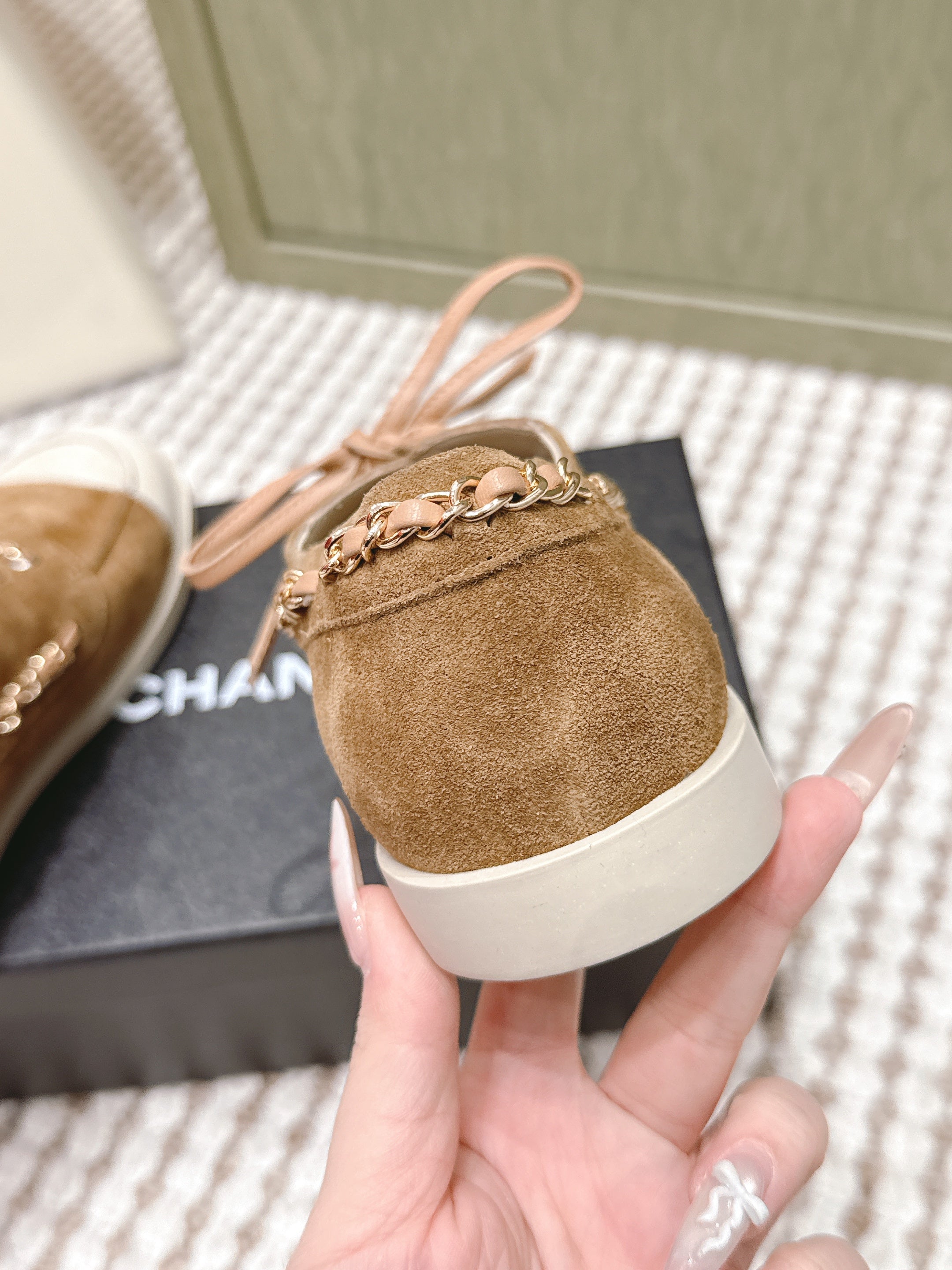 CHANEL 25S MOASINS IN BROWN AND LIGHT GREY SUEDE