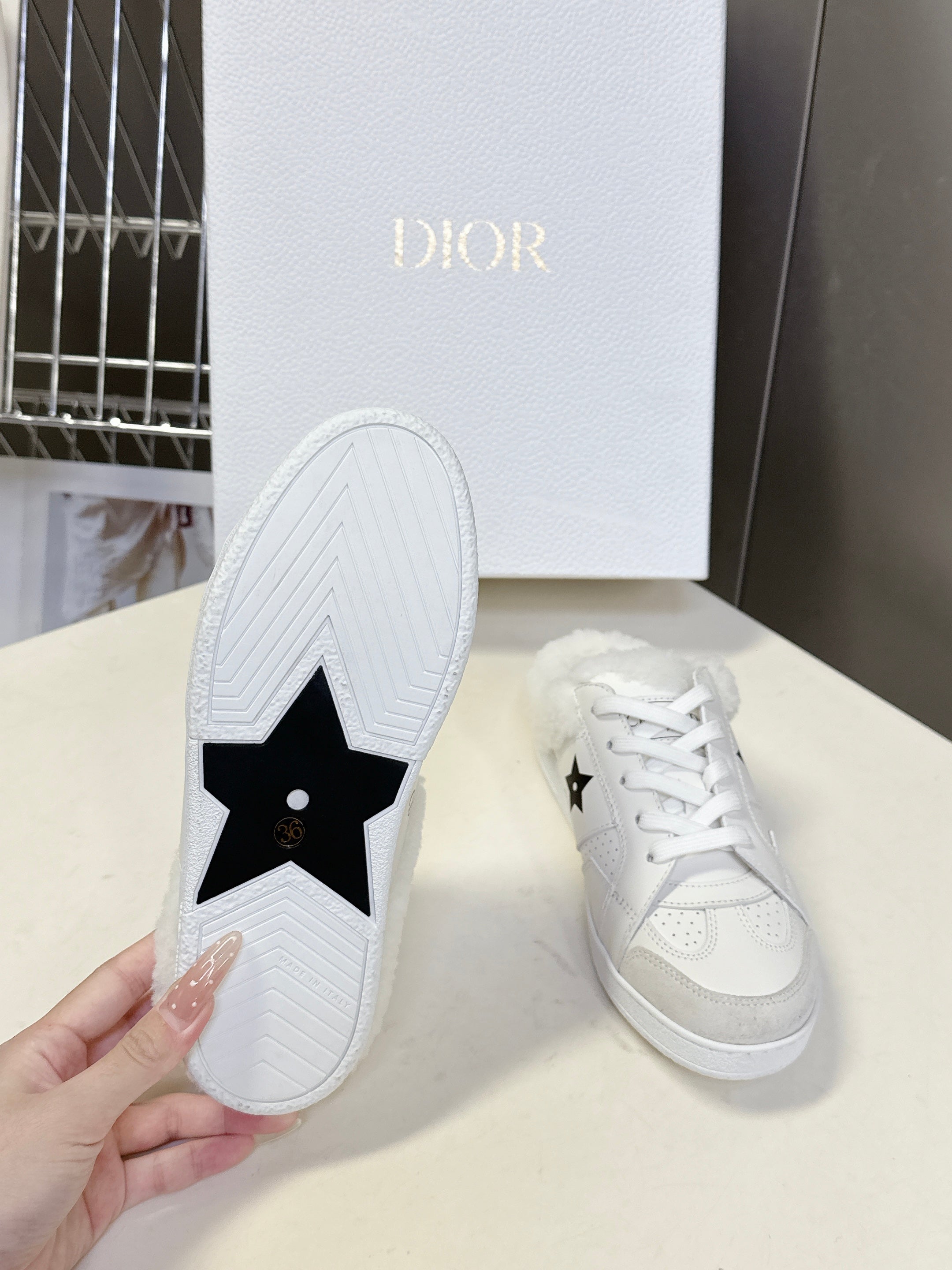 DIOR 25S  STAR SNEAKERS IN WHITE LAMBSKIN AND WOOL