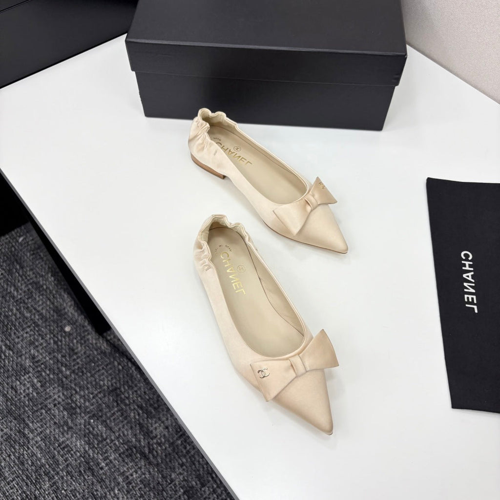 CHANEL BALLET FLATS 25S IN LIGHT BEIGE SATIN WITH BOW