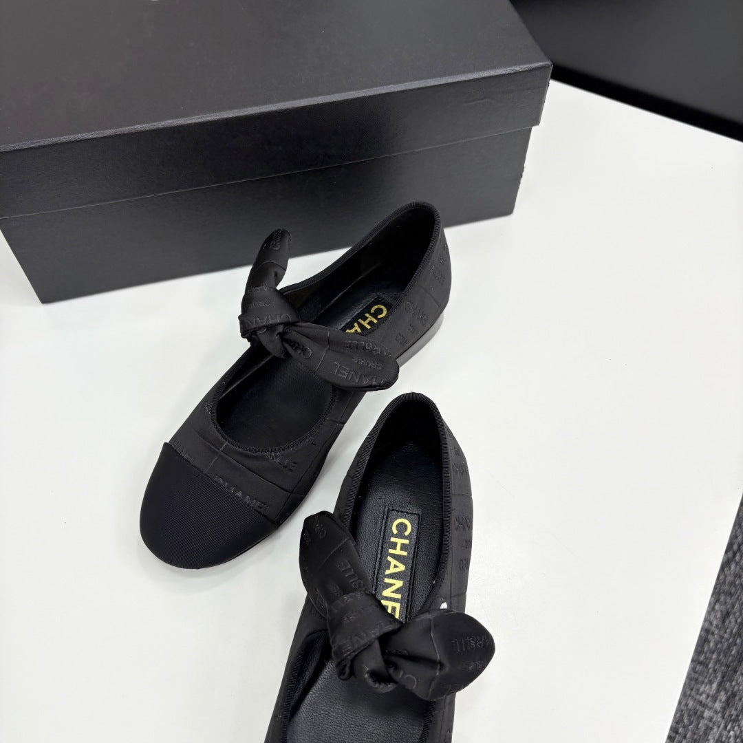 CHANEL BALLET FLATS 25S IN BLACK FABRIC WITH BOW