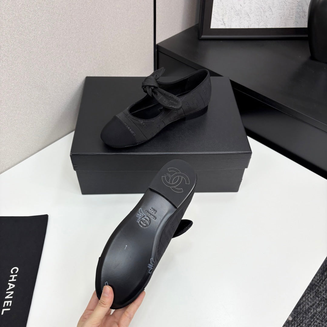 CHANEL BALLET FLATS 25S IN BLACK FABRIC WITH BOW