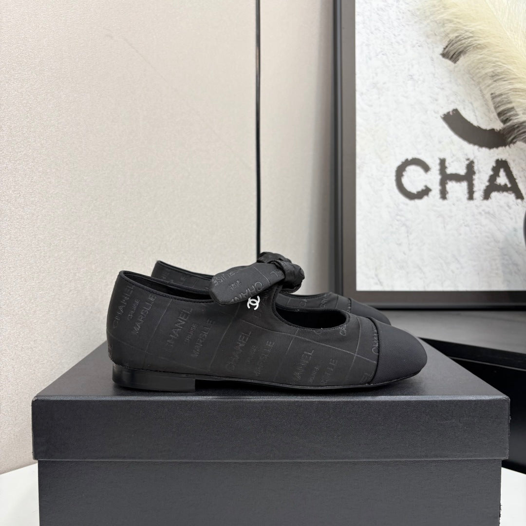 CHANEL BALLET FLATS 25S IN BLACK FABRIC WITH BOW