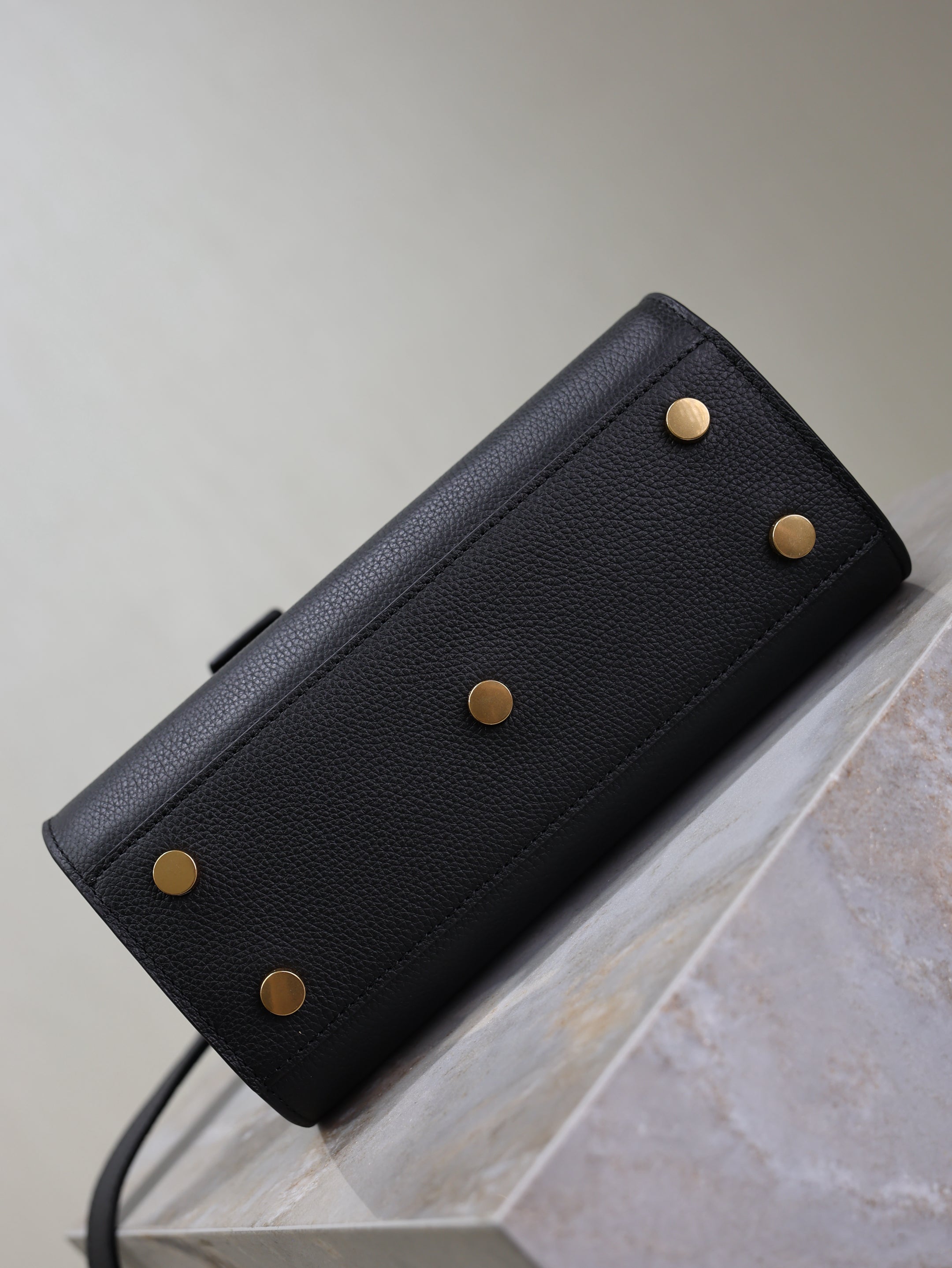 YSL 25S SAC DE JOUR 22 IN BLACK SUPPLE GRAINED CALFSKIN GOLD HARDWRE