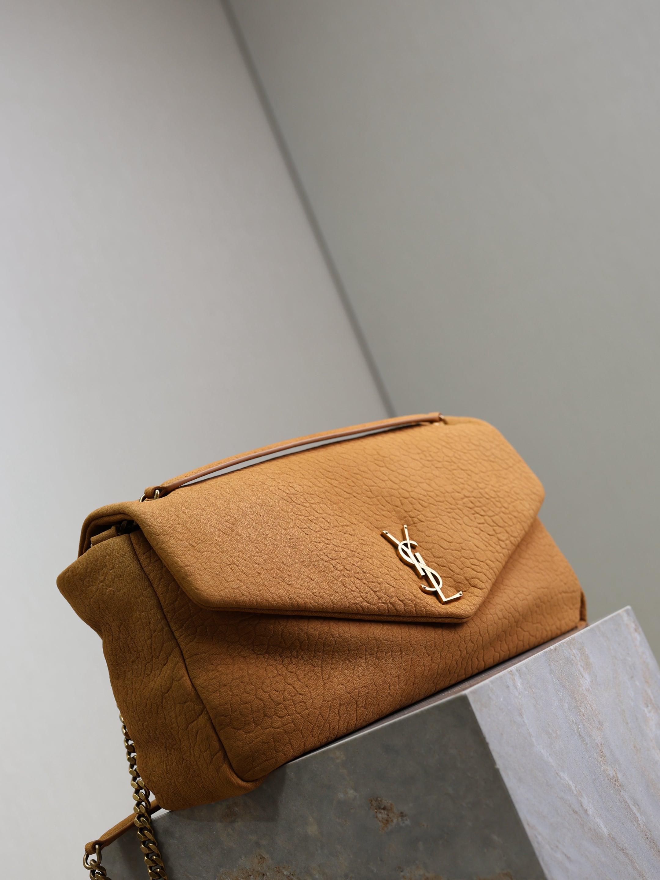 YSL 25S CALYPSO GM 38 IN BURNT ORANGE GRAINED CALFSKIN GOLD HARDWARE