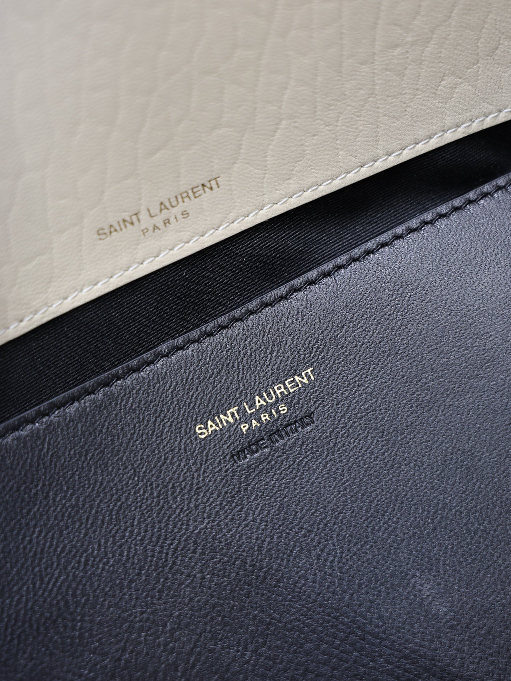 YSL 25S CASSANDRE ENVELOPE MESSENGER 35 IN BLANC VINTAGE LAMBSKIN GOLD HARDWARE
