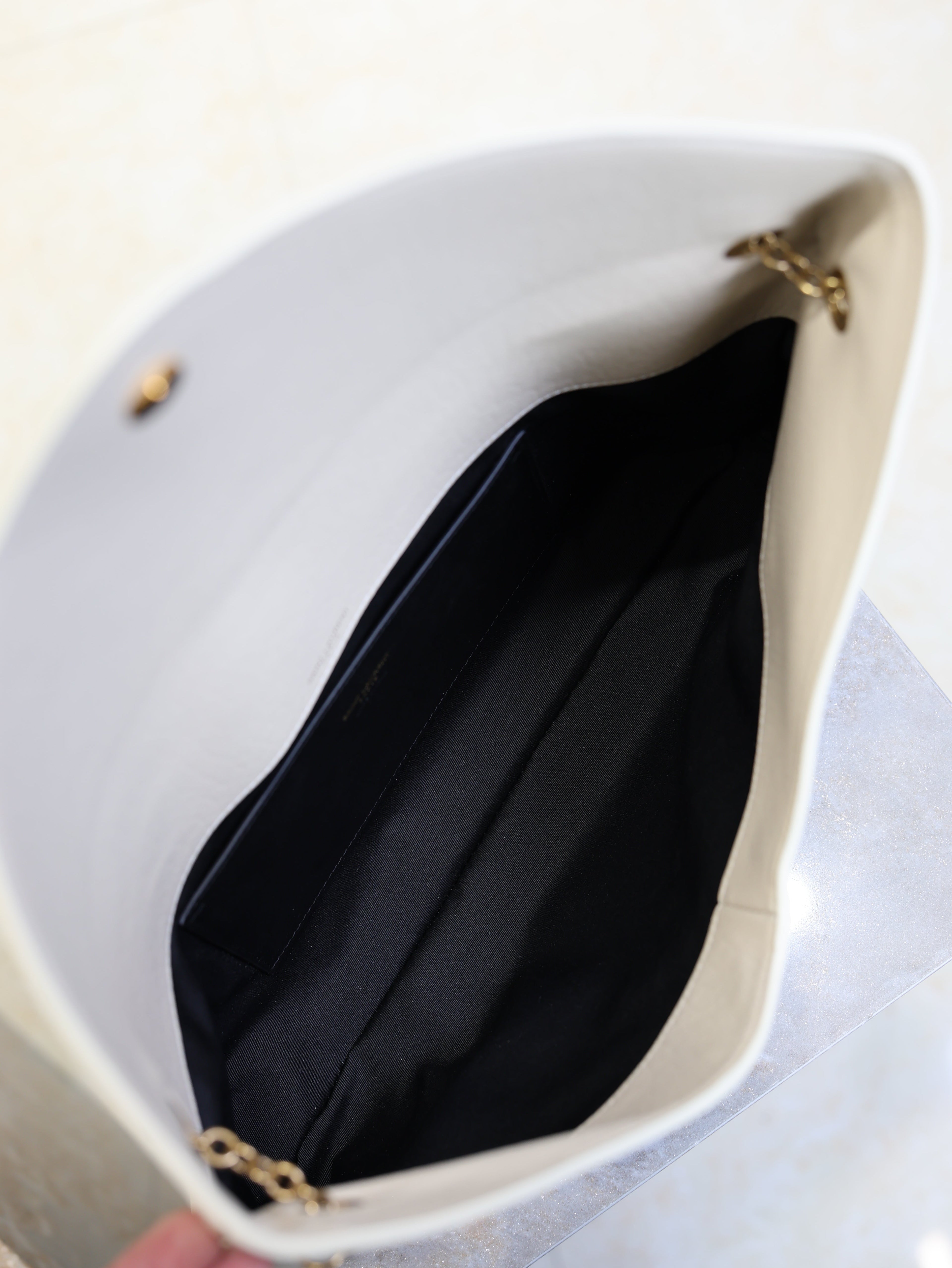YSL 25S CASSANDRE ENVELOPE MESSENGER 35 IN BLANC VINTAGE LAMBSKIN GOLD HARDWRE