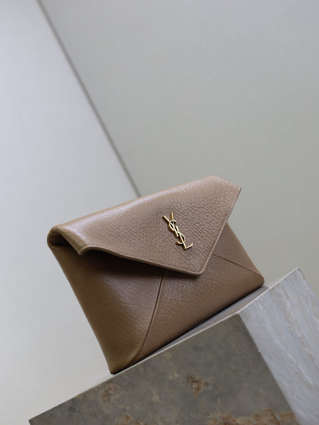 YSL 25S CASSANDRE LARGE ENVELOPE POUCH 29 IN DARK TAUPE CALFSKIN GOLD HARDWARE