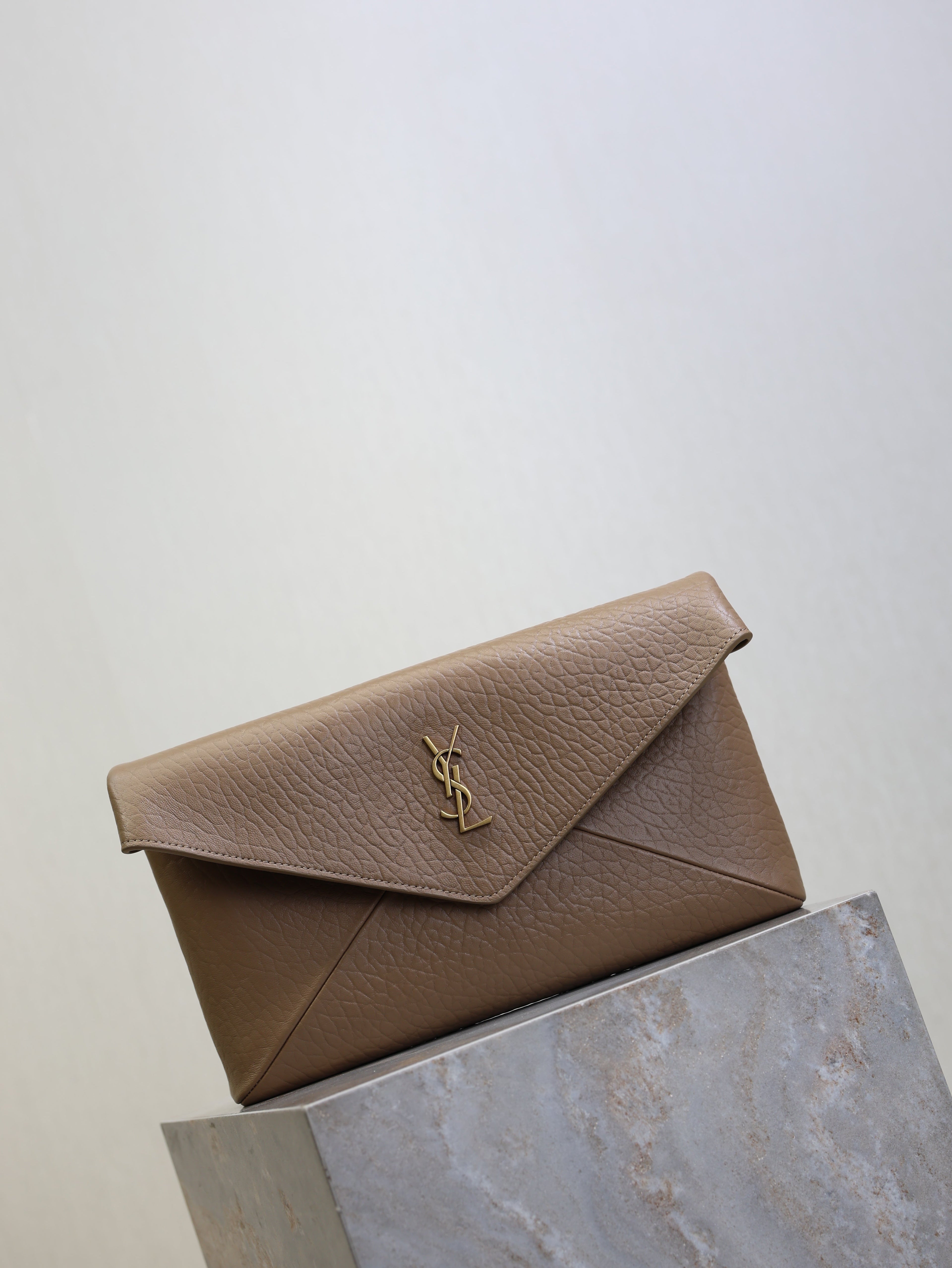 YSL 25S CASSANDRE LARGE ENVELOPE POUCH 29 IN DARK TAUPE CALFSKIN GOLD HARDWARE