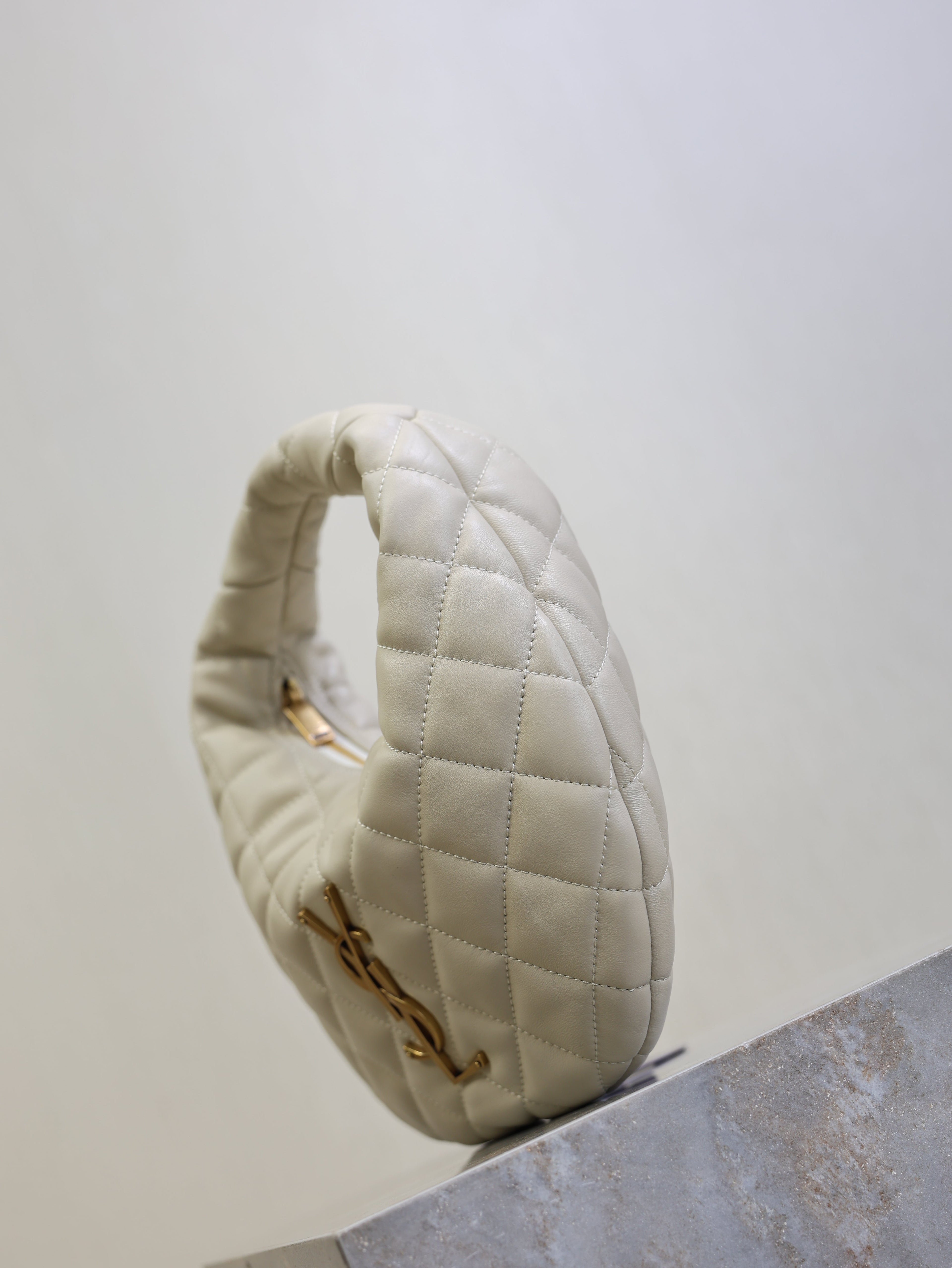 YSL 25S ICARINO 17 IN WHITE QUILTED CALFSKIN GOLD HARDWRE