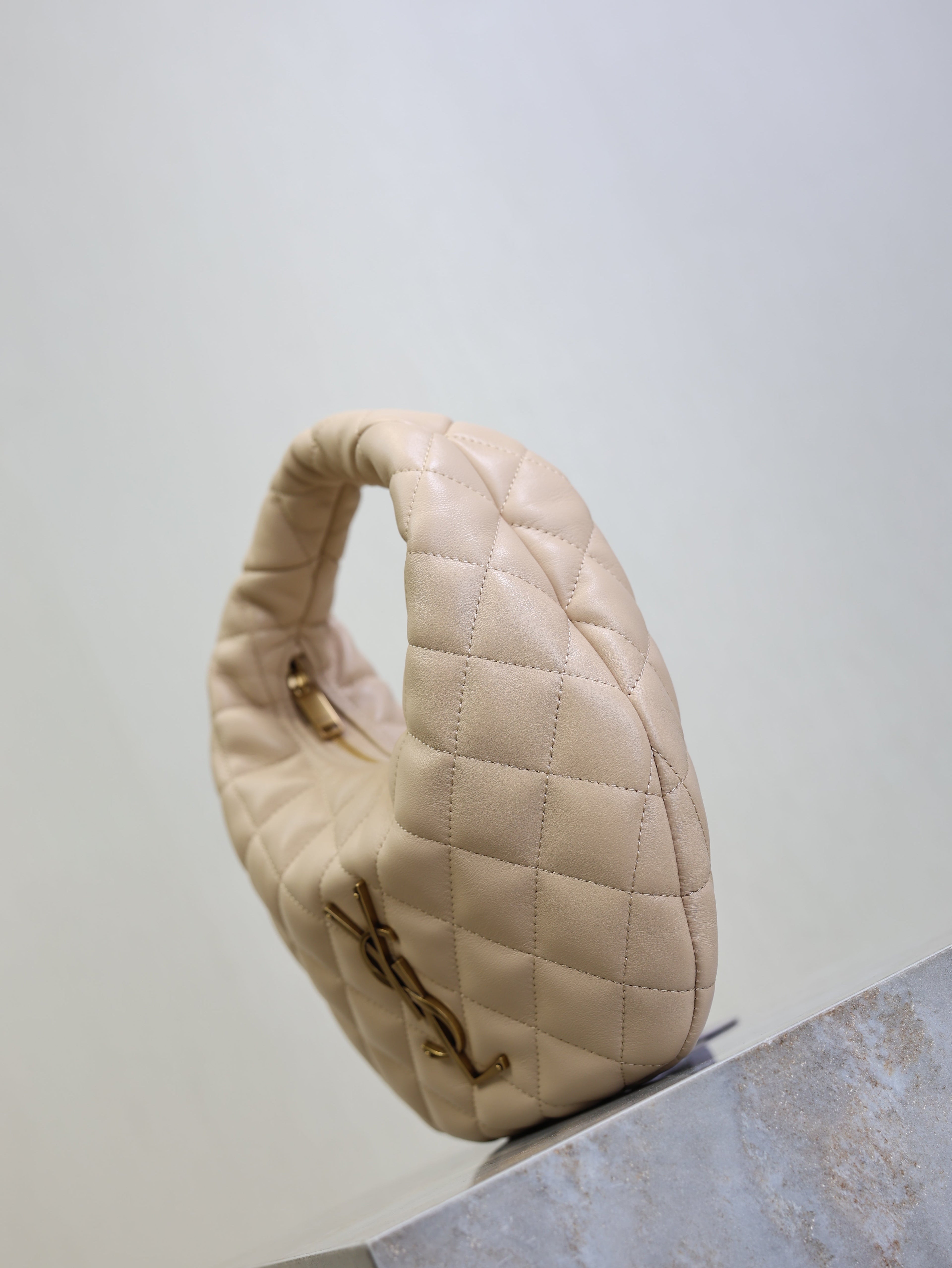YSL 25S ICARINO 17 IN BEIGE QUILTED CALFSKIN GOLD HARDWRE