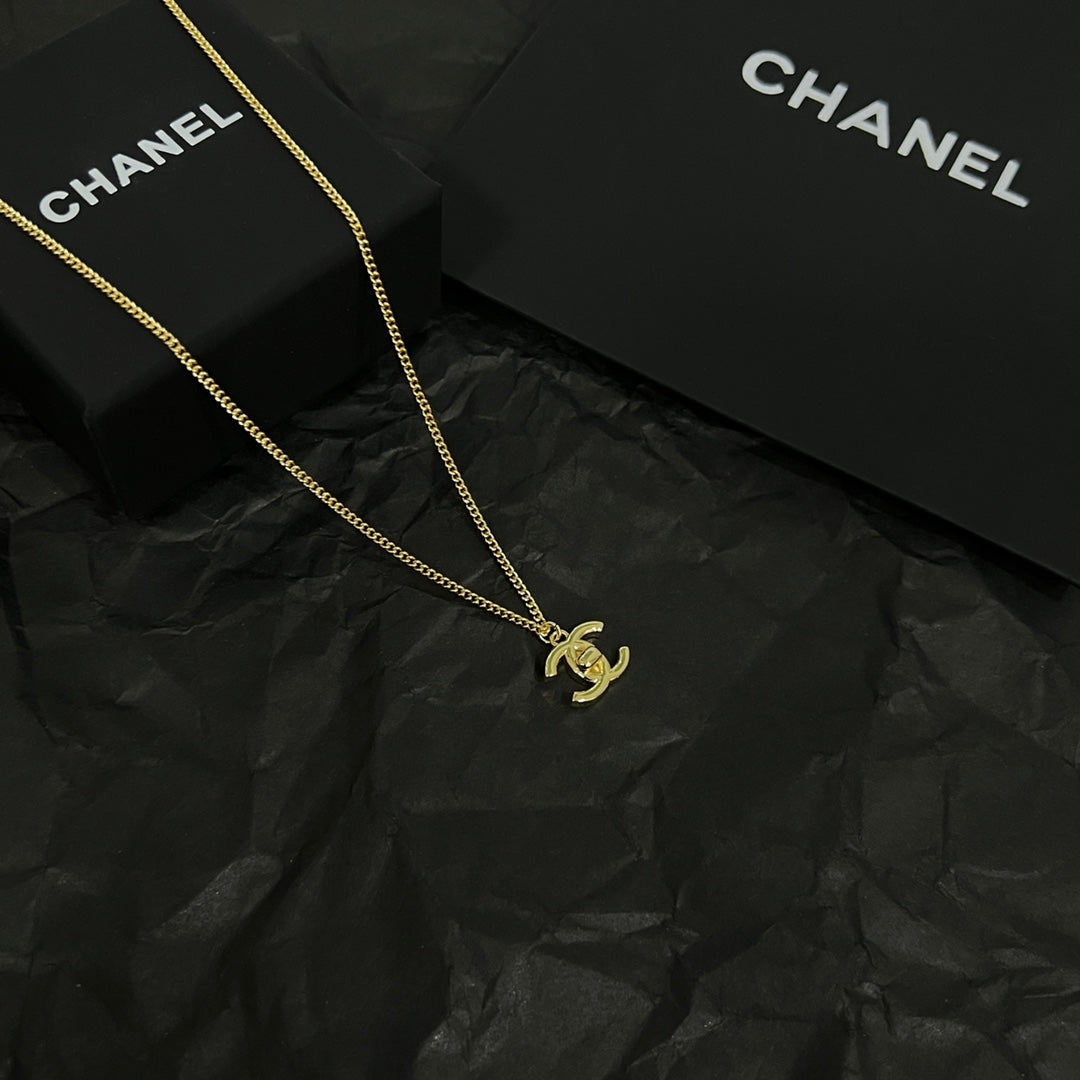 18K  Chanel Vintage Necklace