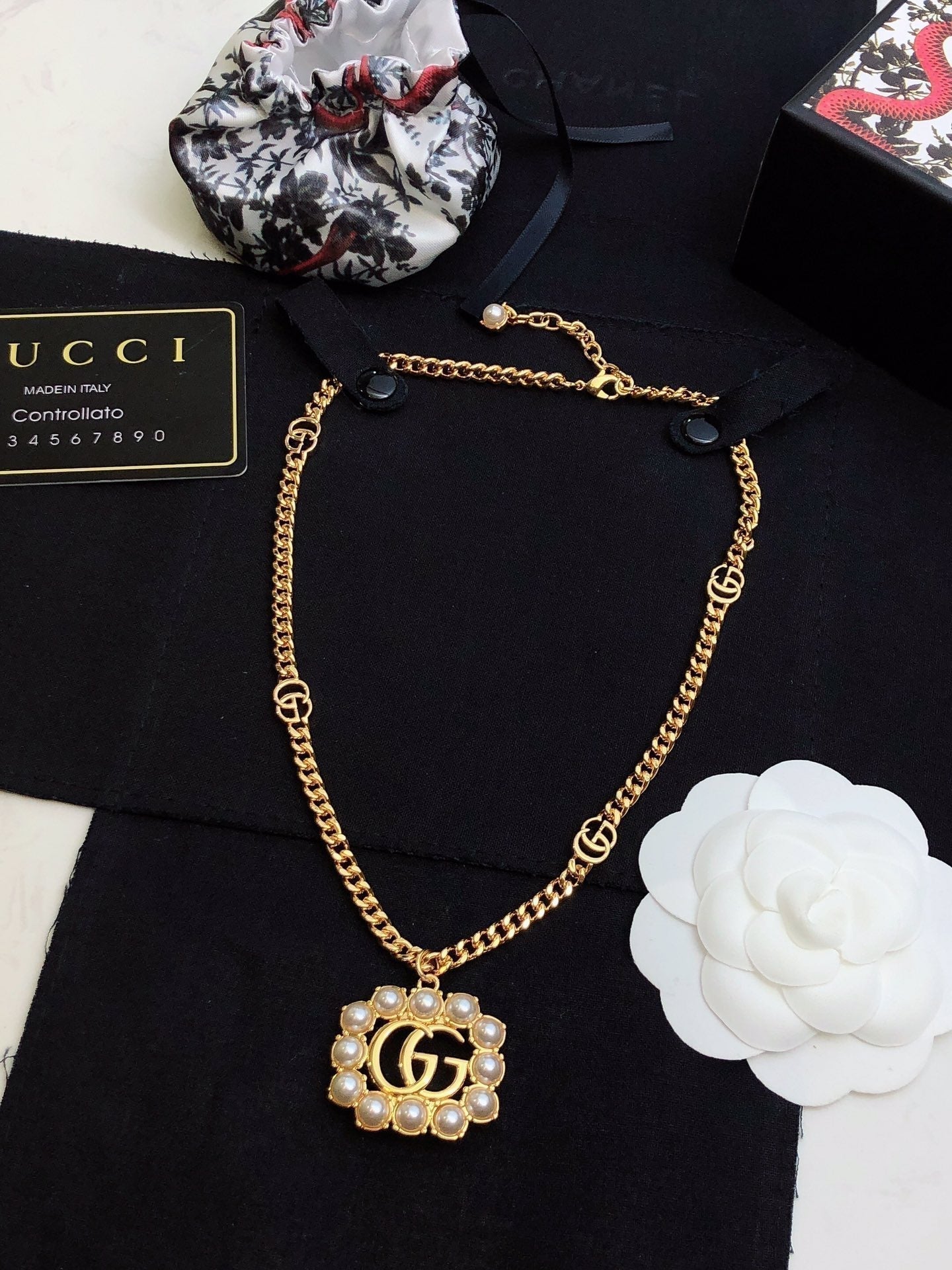 18K Double Gucci Pearl Double Gucci Necklace