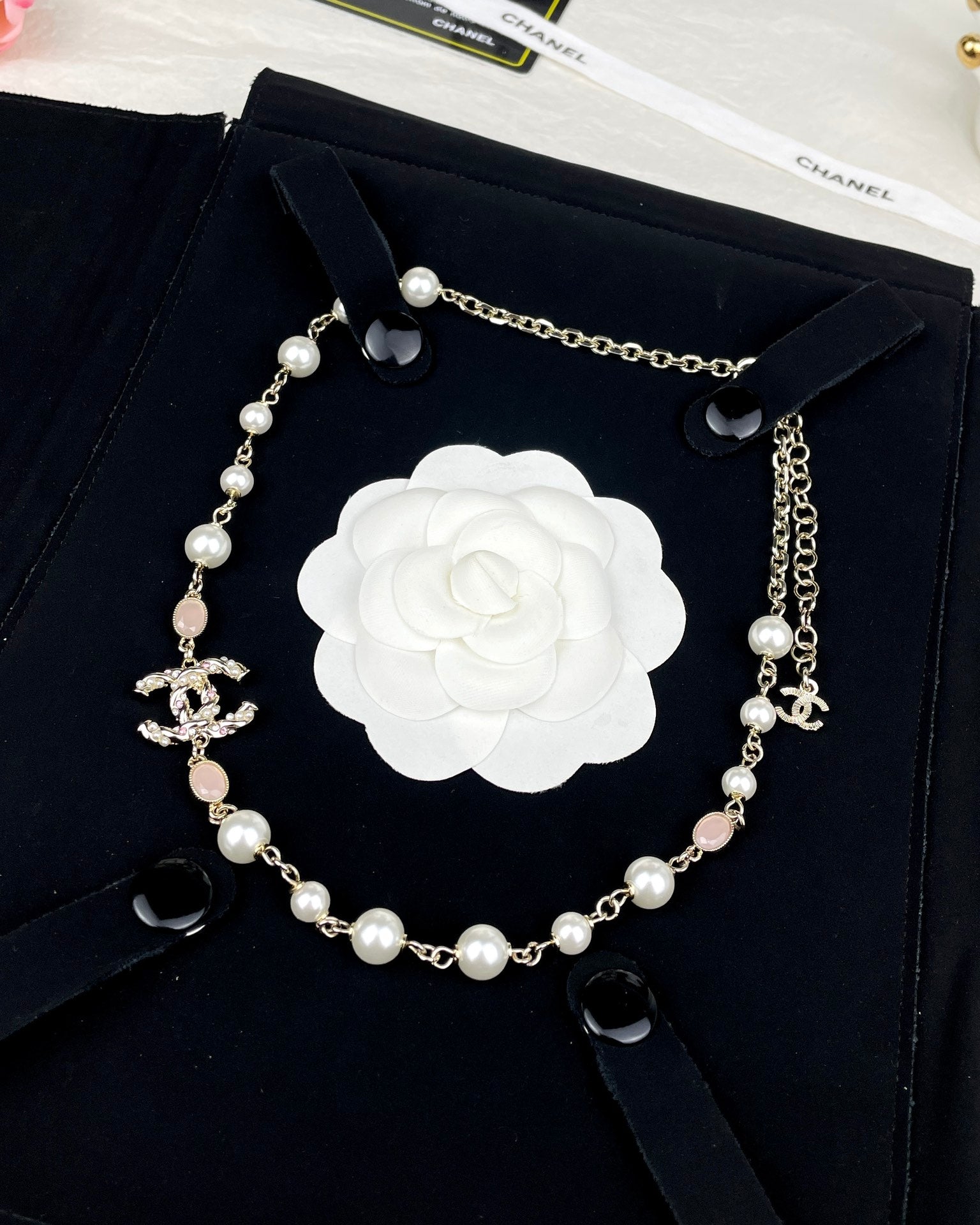 18K  Chanel Pearls Necklace