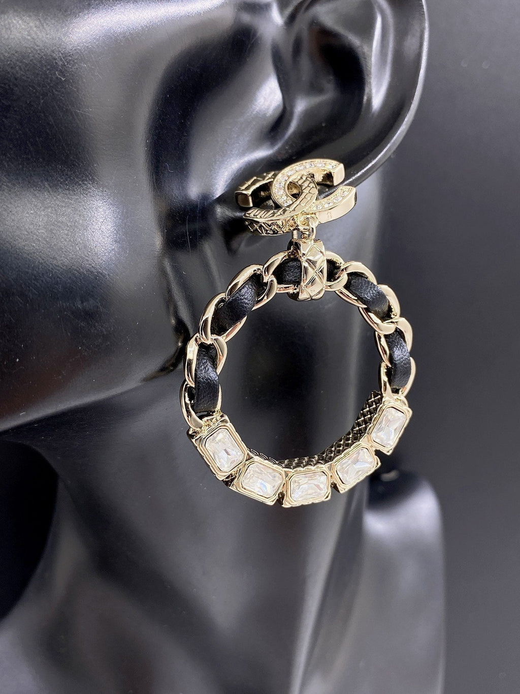 18K  Chanel Round Crystals Earrings
