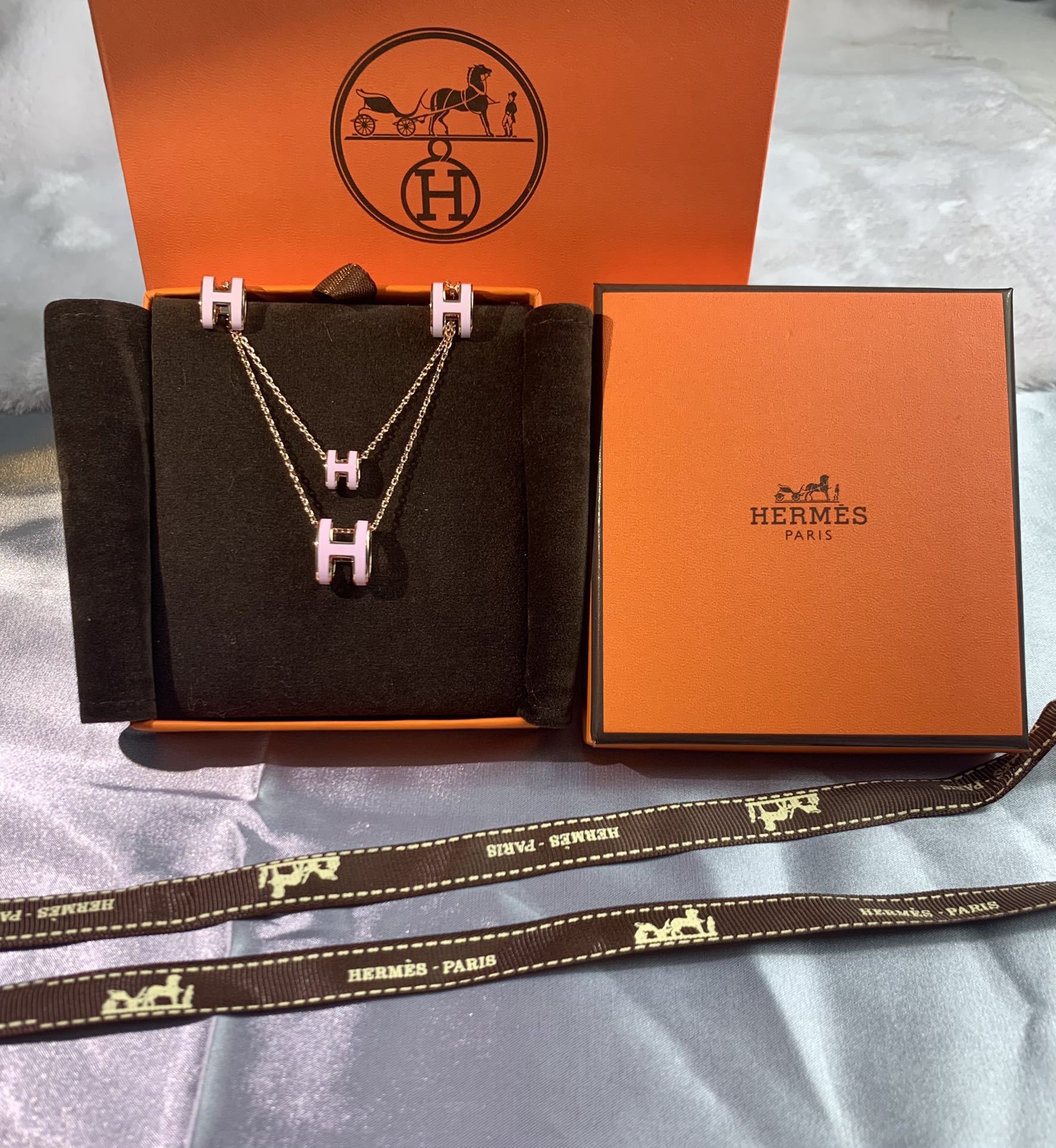 18K Mini Pop Hermes Pink Necklace