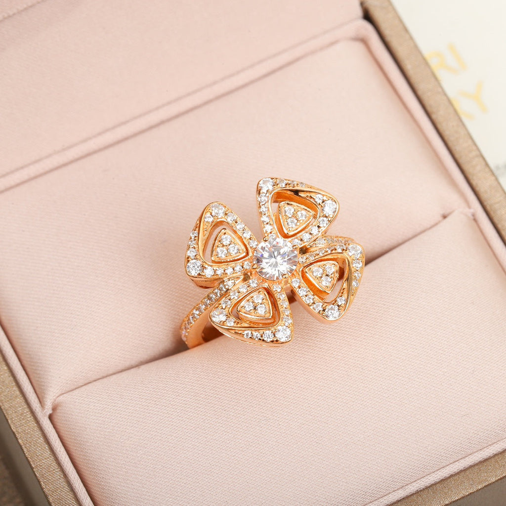 18K BVLGARI Fiorever Ring