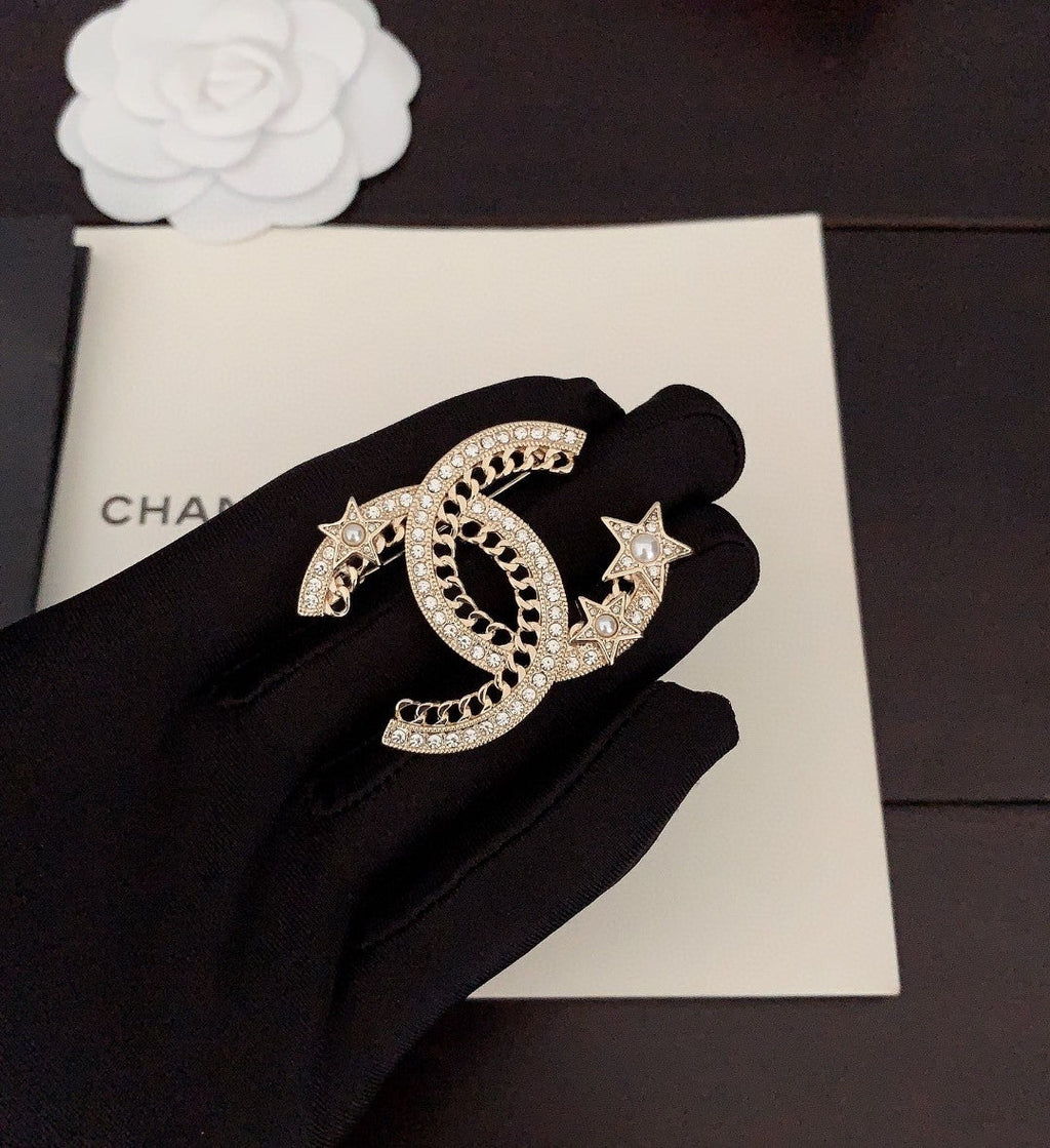 18K  Chanel Star Crtystal Brooch