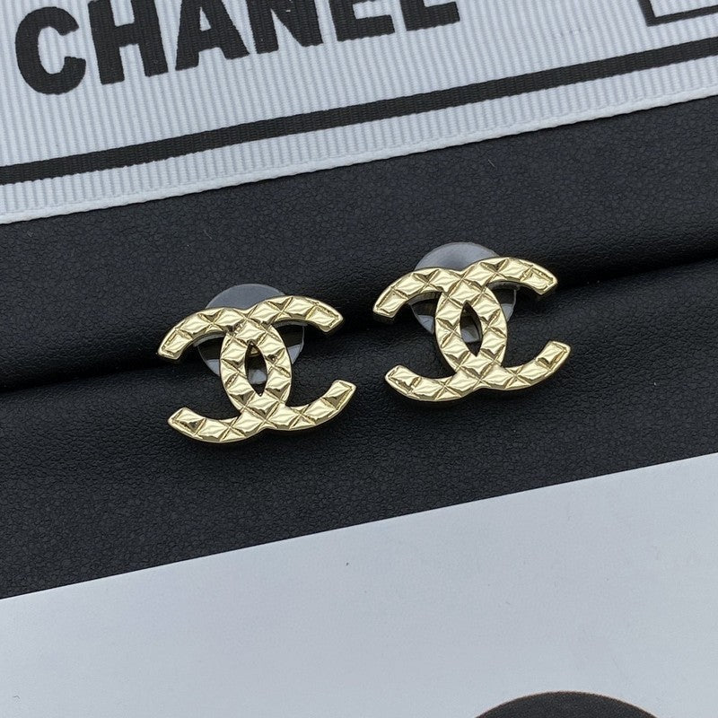 18K  Chanel Classic Earrings