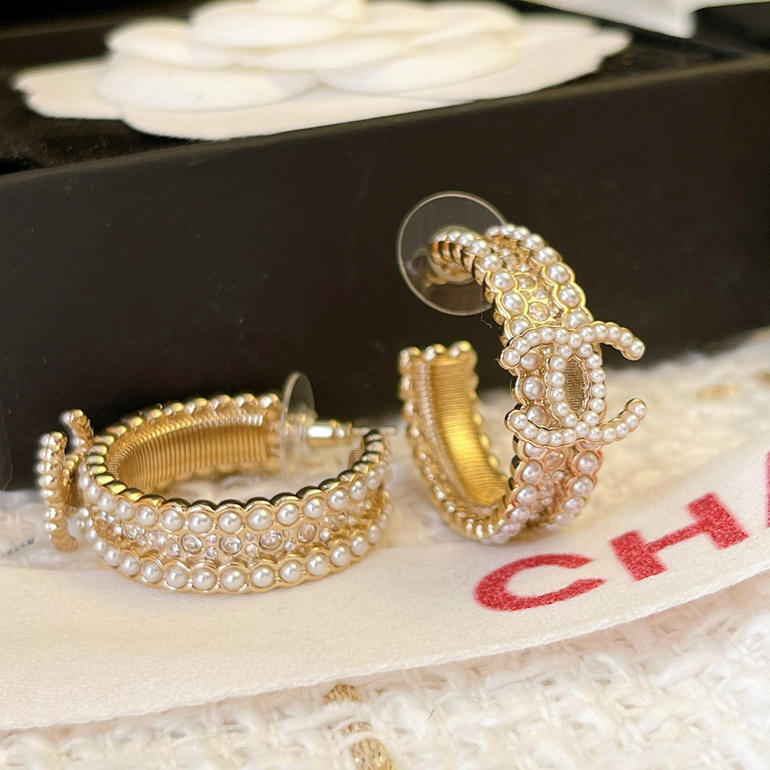 18K  Chanel Pearls Earrings
