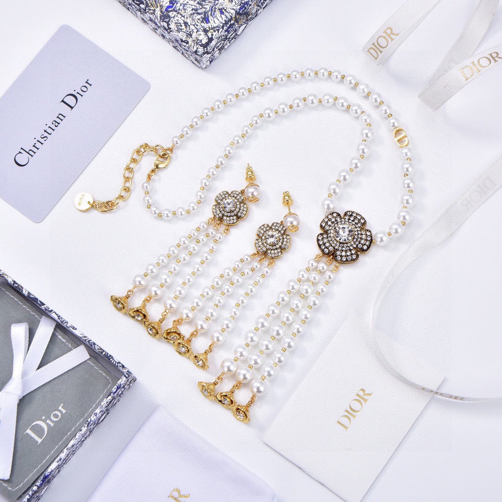 18K Dior Jardin Enchante Necklace