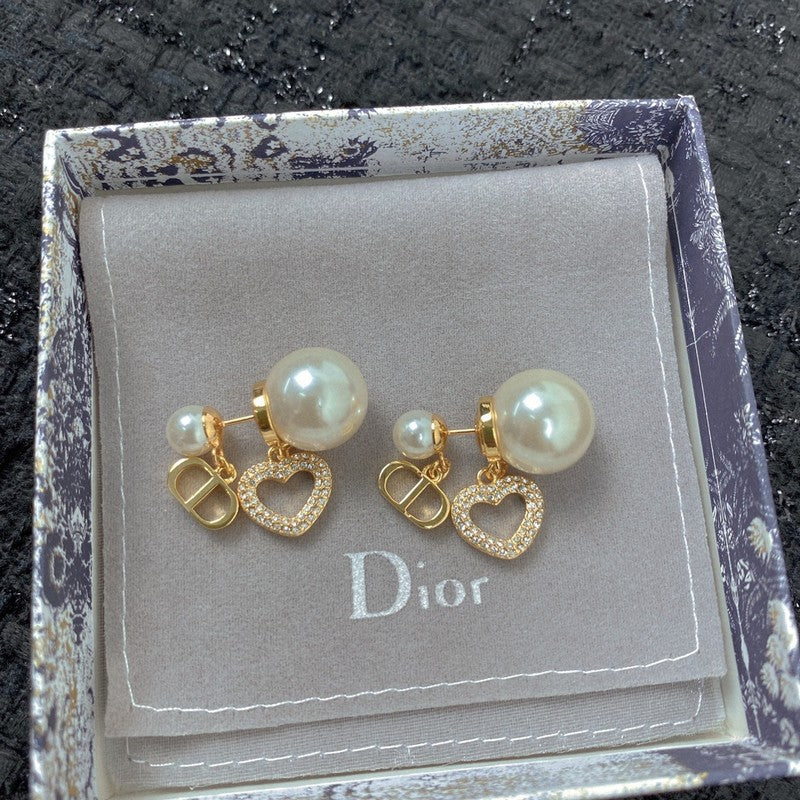 18K Dior 30 Montaigne Heart Earrings