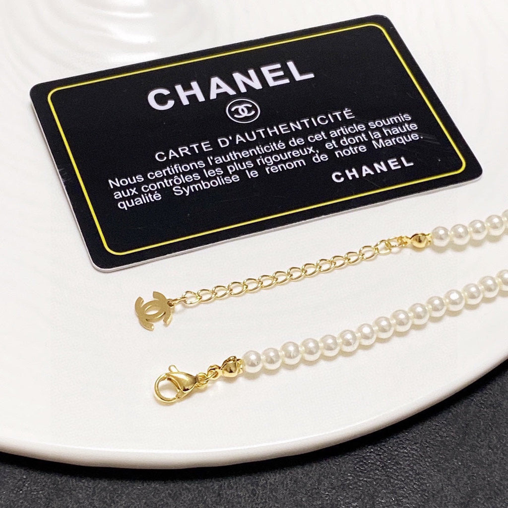 18K  Chanel Pearls Choker Necklace
