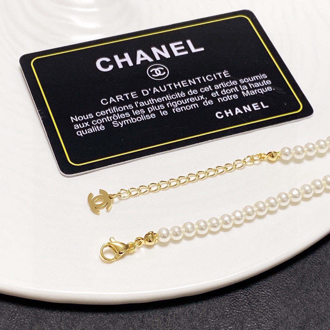 18K  Chanel Pearls Choker Necklace