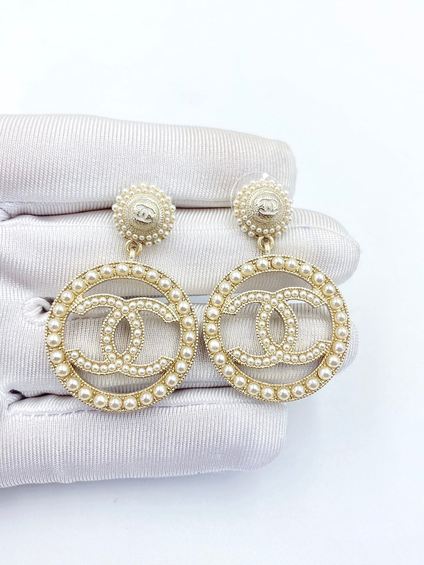 18K  Chanel Pearl Earrings