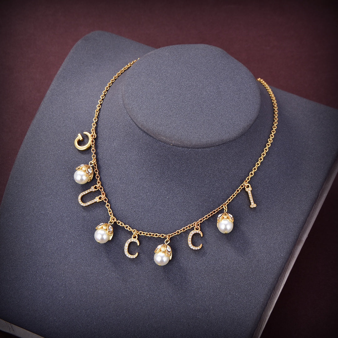 18K Double Gucci Logo Plaque Embellished Pearl Necklace