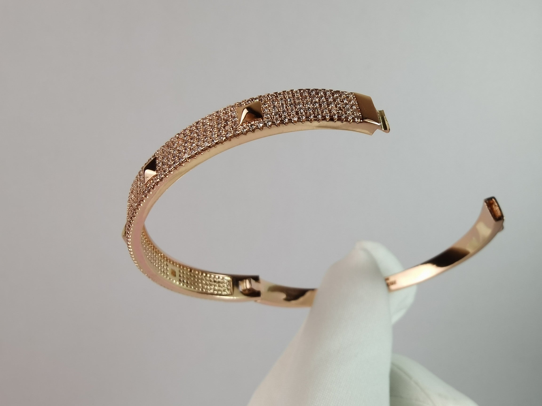 18K Collier De Chien Diamond Hermes Bracelet