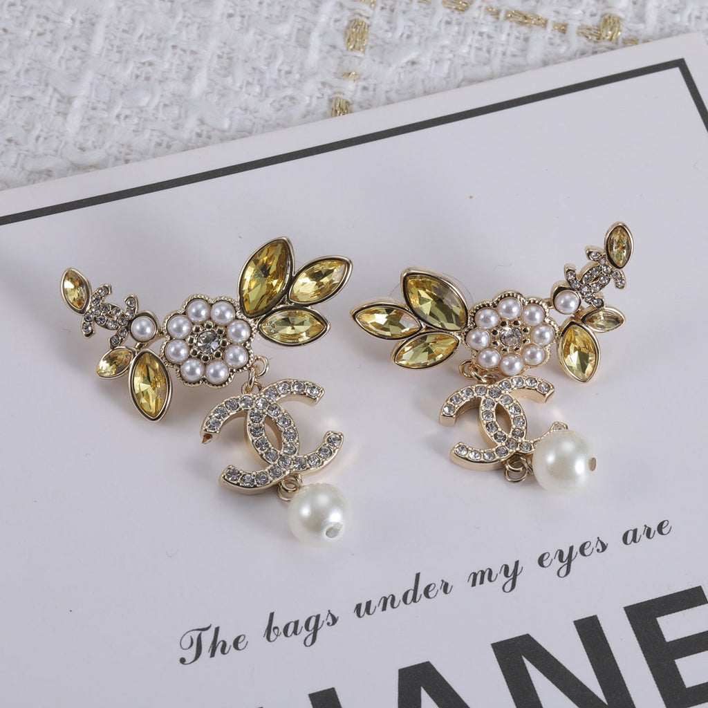 18K  Chanel Flower Crystals Earrings
