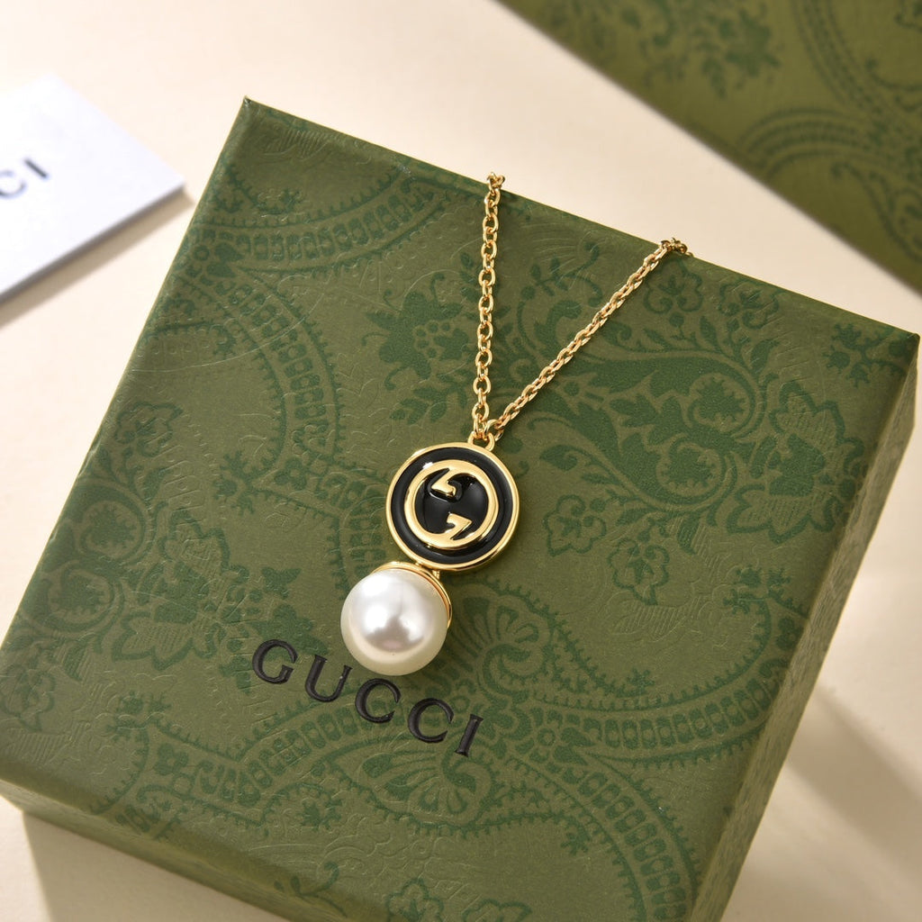 18K Double Gucci Blondie Pendant Necklace