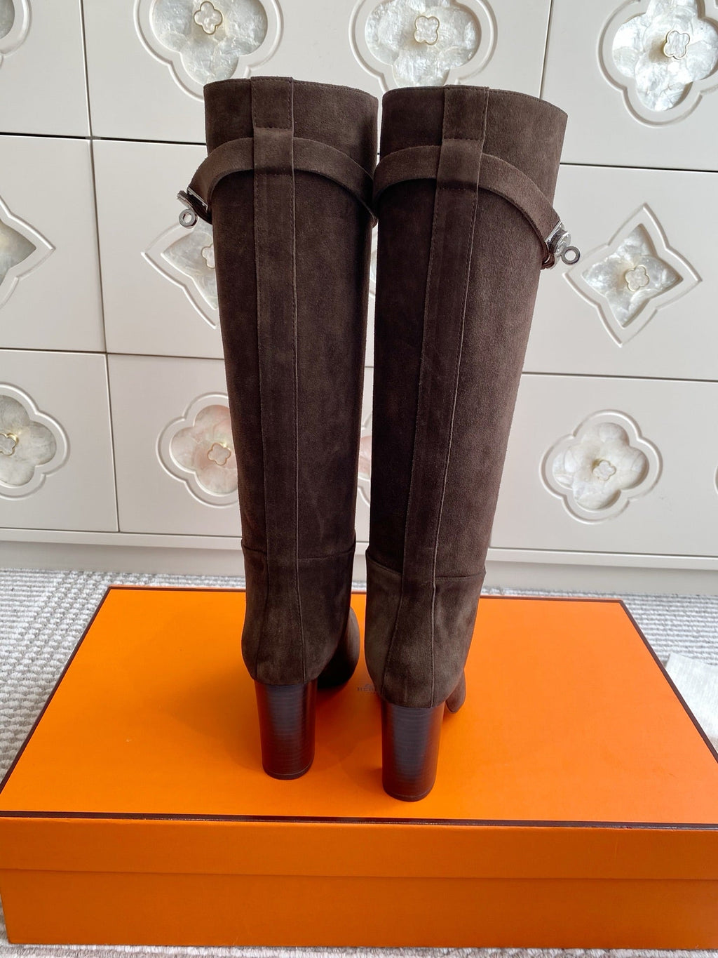 HERMES 25S TALL BOOTS 90 MM IN DARK BROWN SUEDE