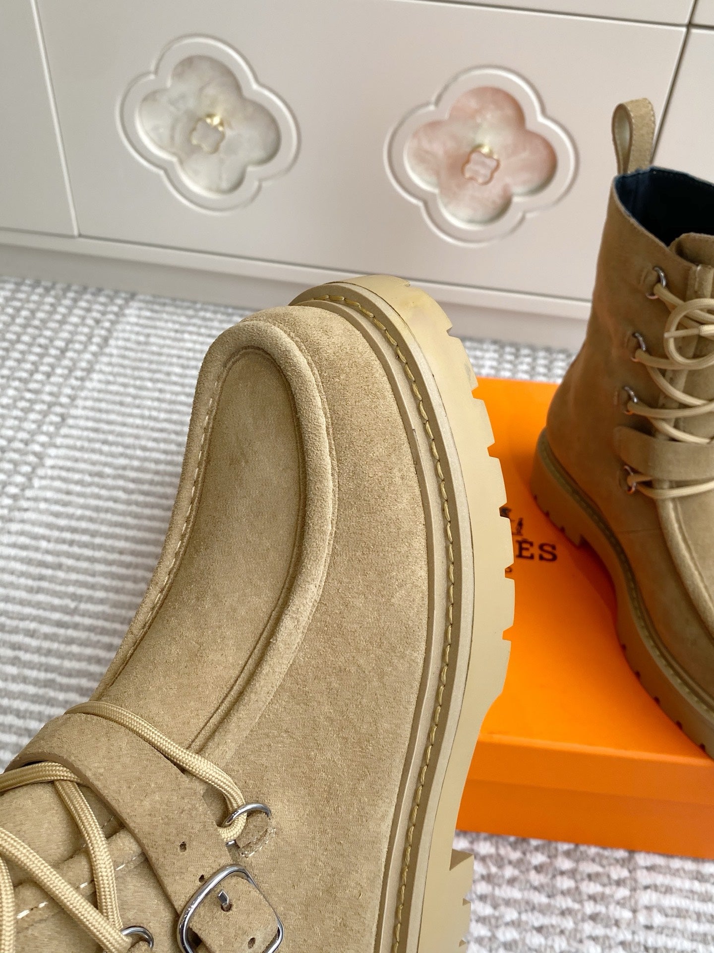 HERMES 25S ANKLE BOOTS IN WARM BEIGE GOLD SUEDE
