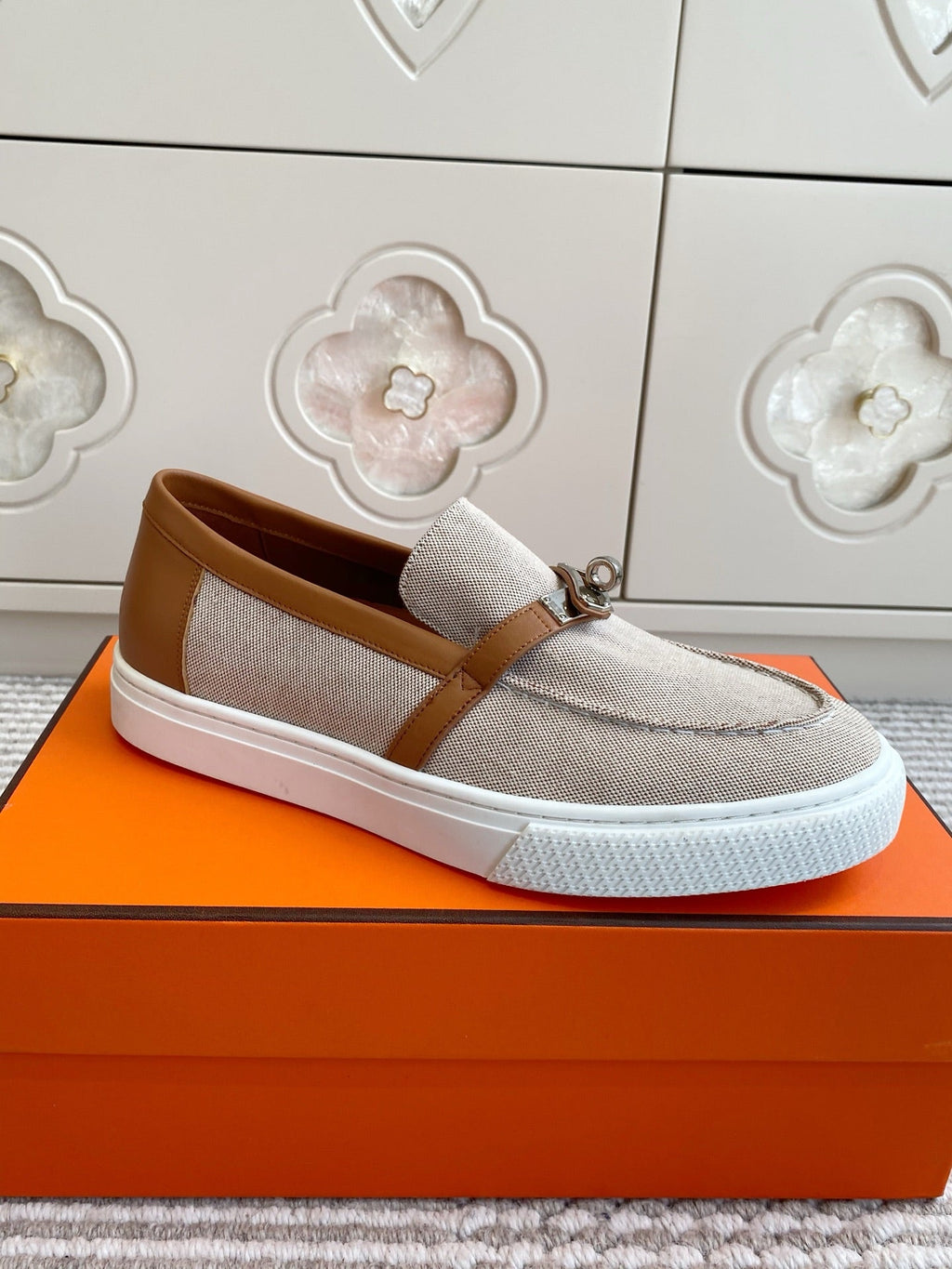 HERMES 25S SLIP-ON IN LIGHT BEIGE CANVAS AND BROWN LAMBSKIN WITH SILVER HARDWARE
