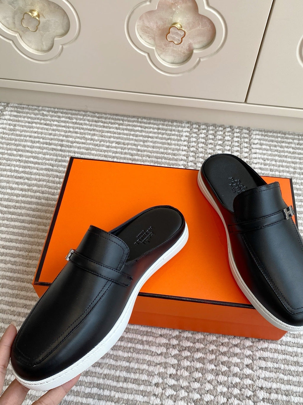 HERMES 25S MULES IN BLACK LAMBSKIN WITH SILVER HARDWARE